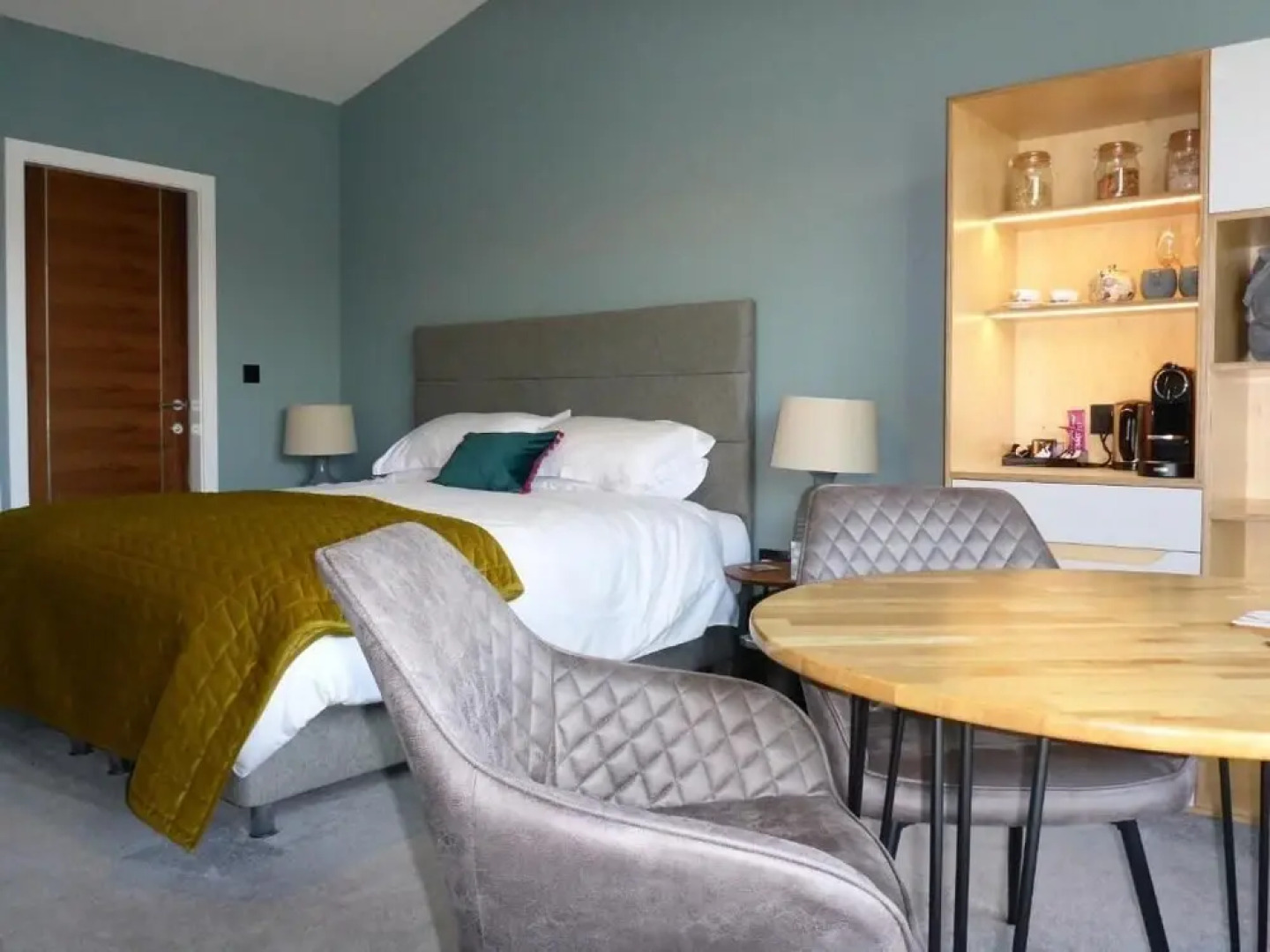 Stones Luxury B&B with hot tub and self-contained rooms