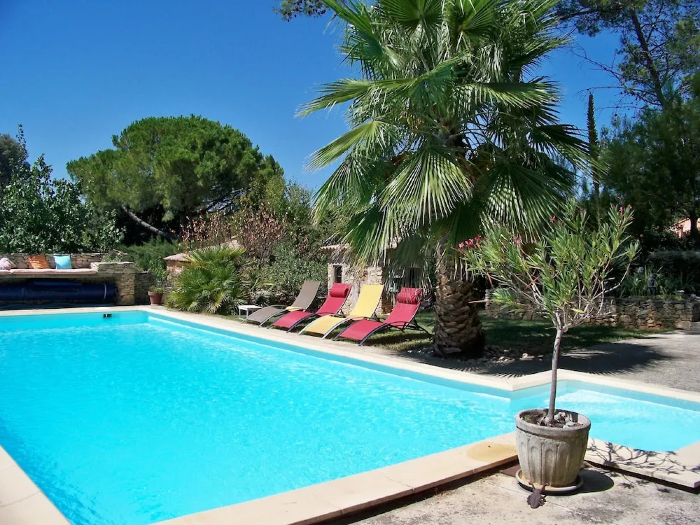 Sous les Pins de Nages