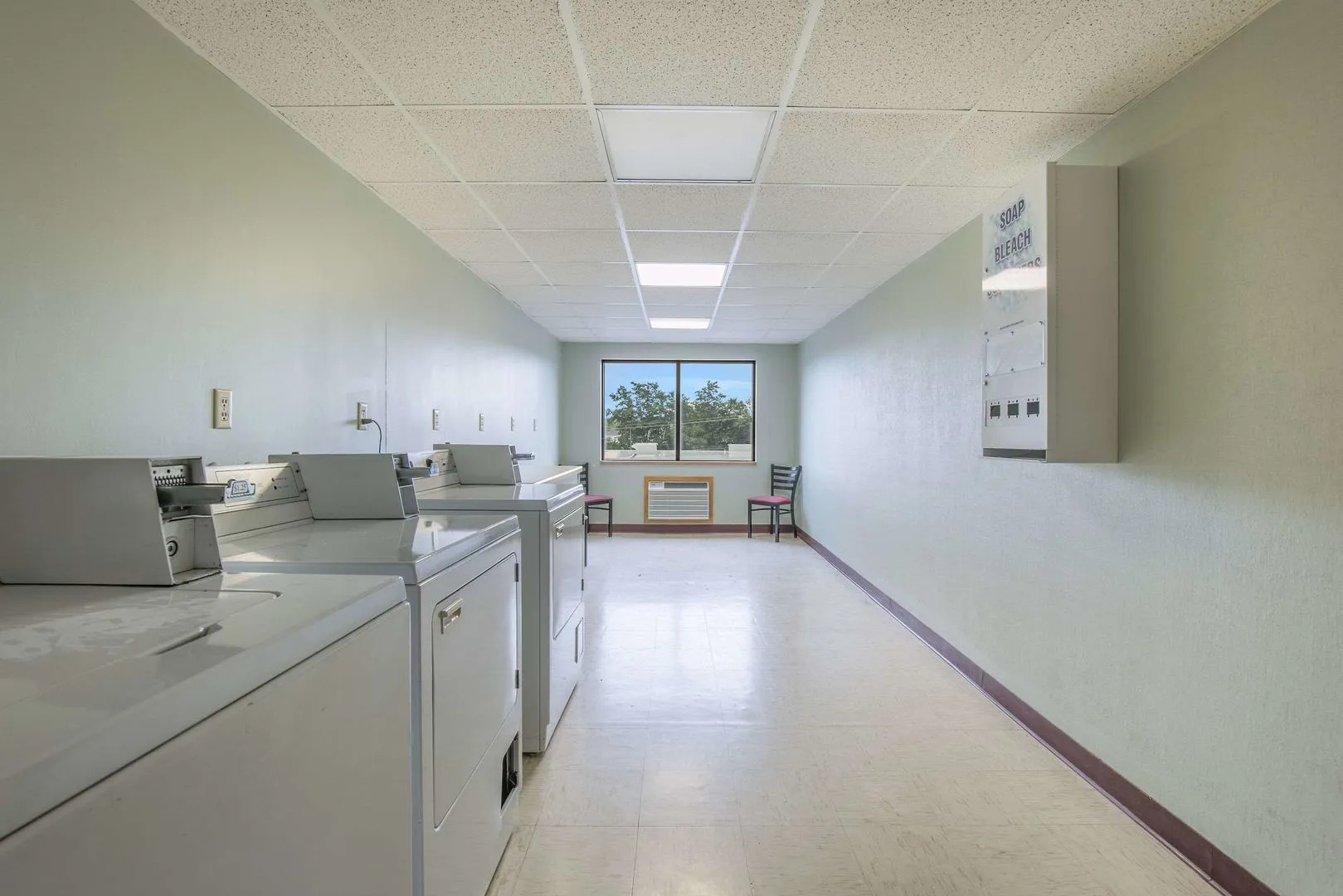 AmericInn & Suites By Wyndham Baraboo Event Center