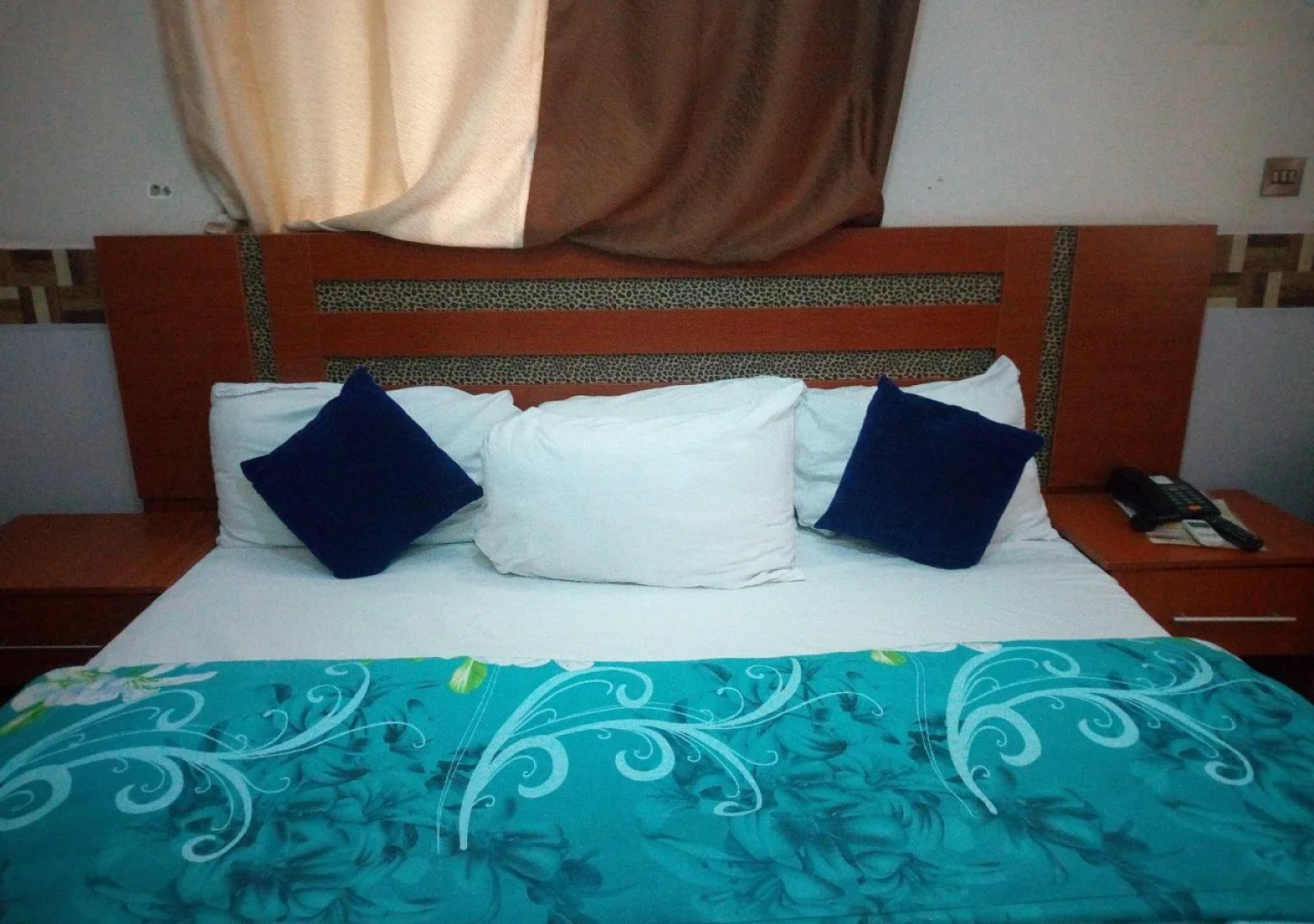 Bayse One Place Jericho