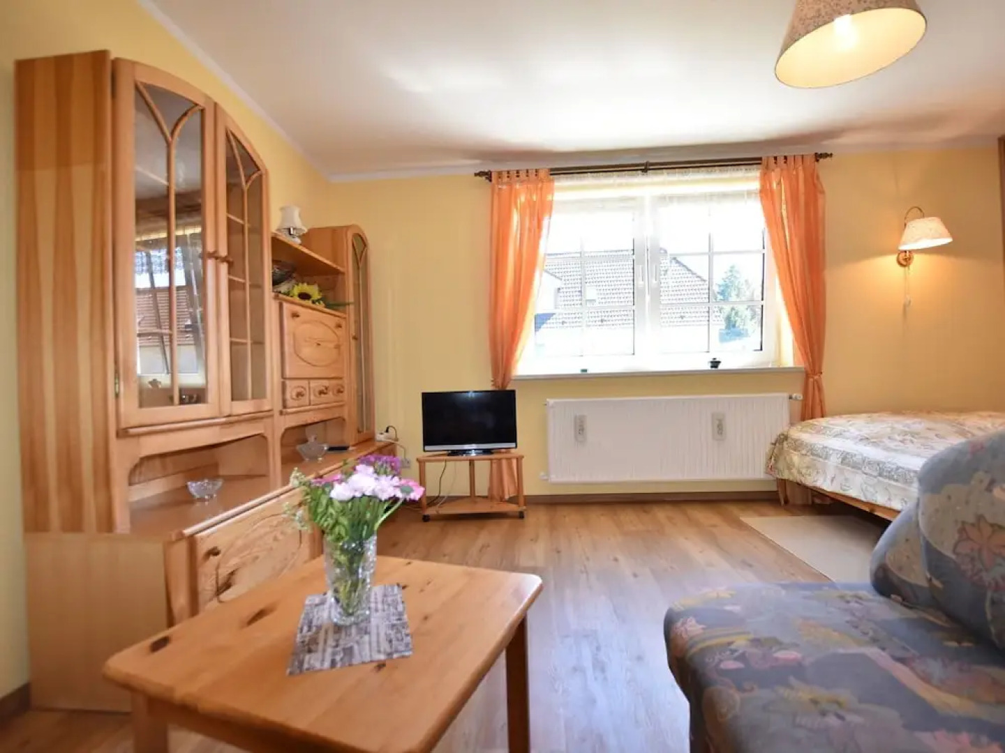 Luxurious Apartment in Wischuer With Fenced Garden, Barbecue