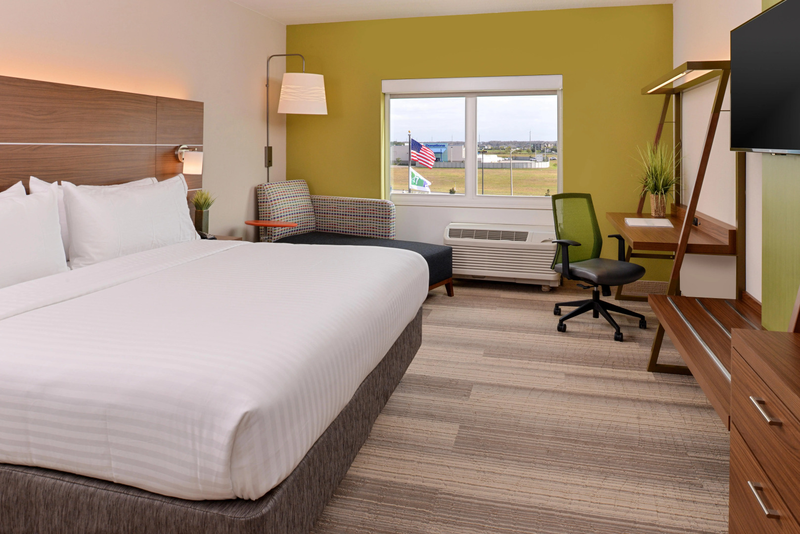 Holiday Inn Express & Suites St. Petersburg - Madeira Beach by IHG