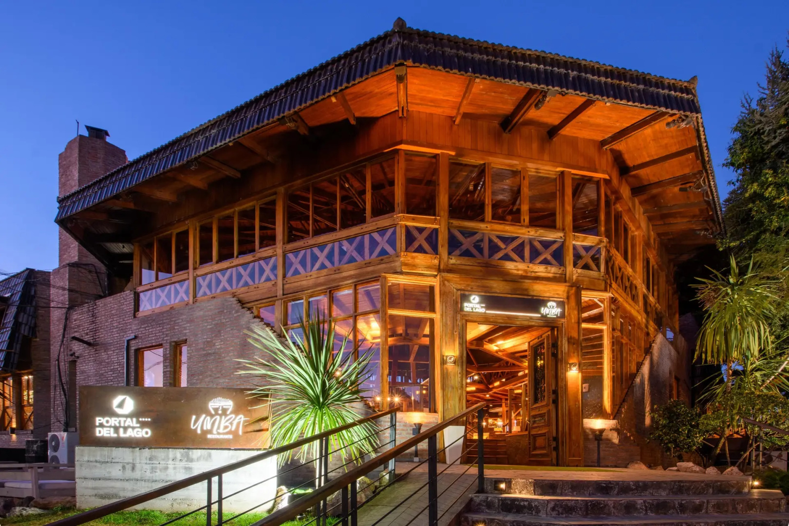 Portal del Lago Hotel