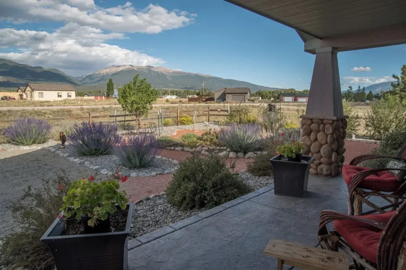 'the Fishing House' Buena Vista Home w/ Mtn Views!