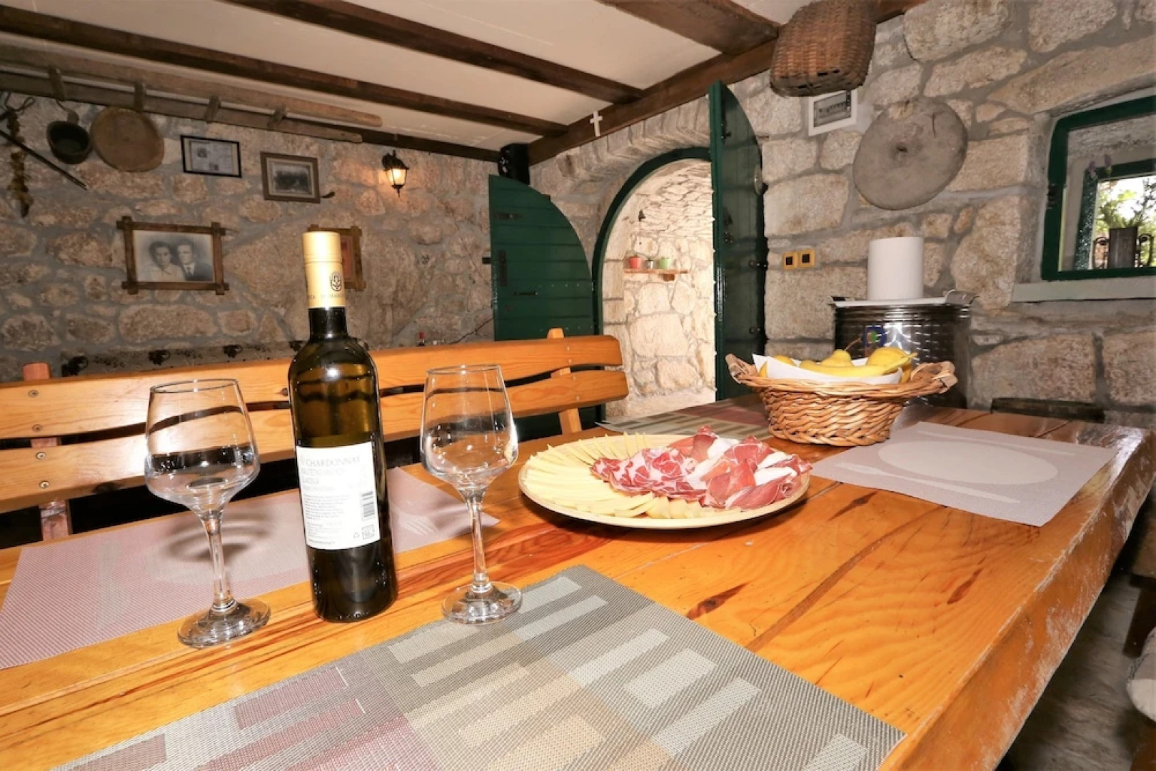 Holiday house in stone with heated pool