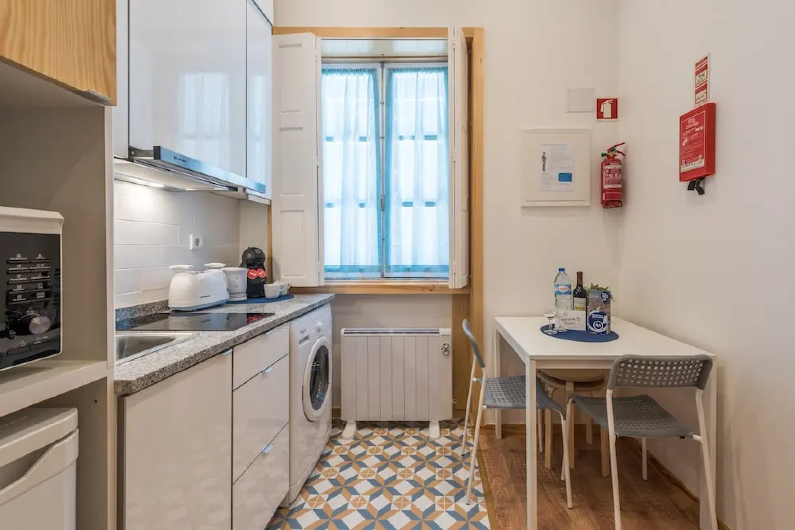 733 Costa Cabral Metro Residence