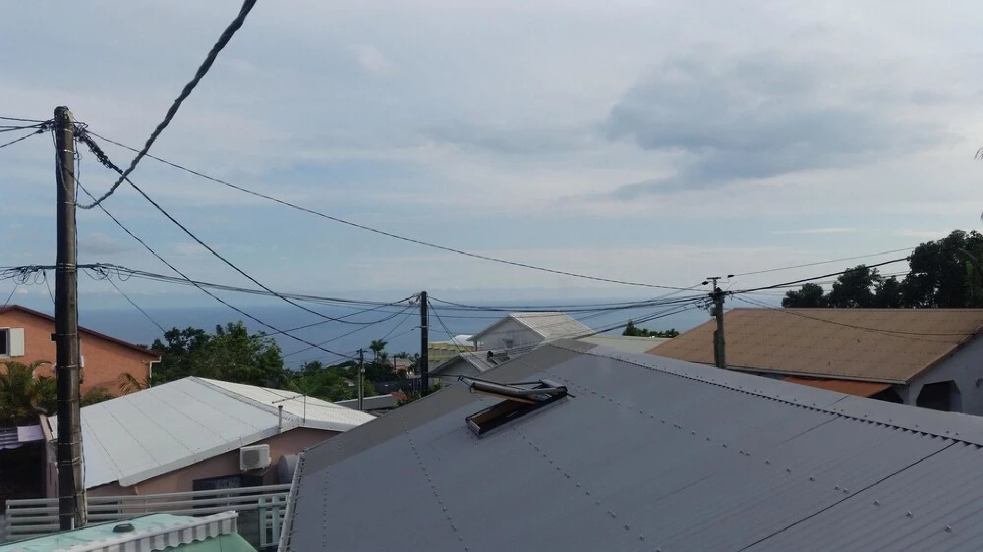 House With 2 Bedrooms in Petite-île, With Wonderful sea View, Furnishe