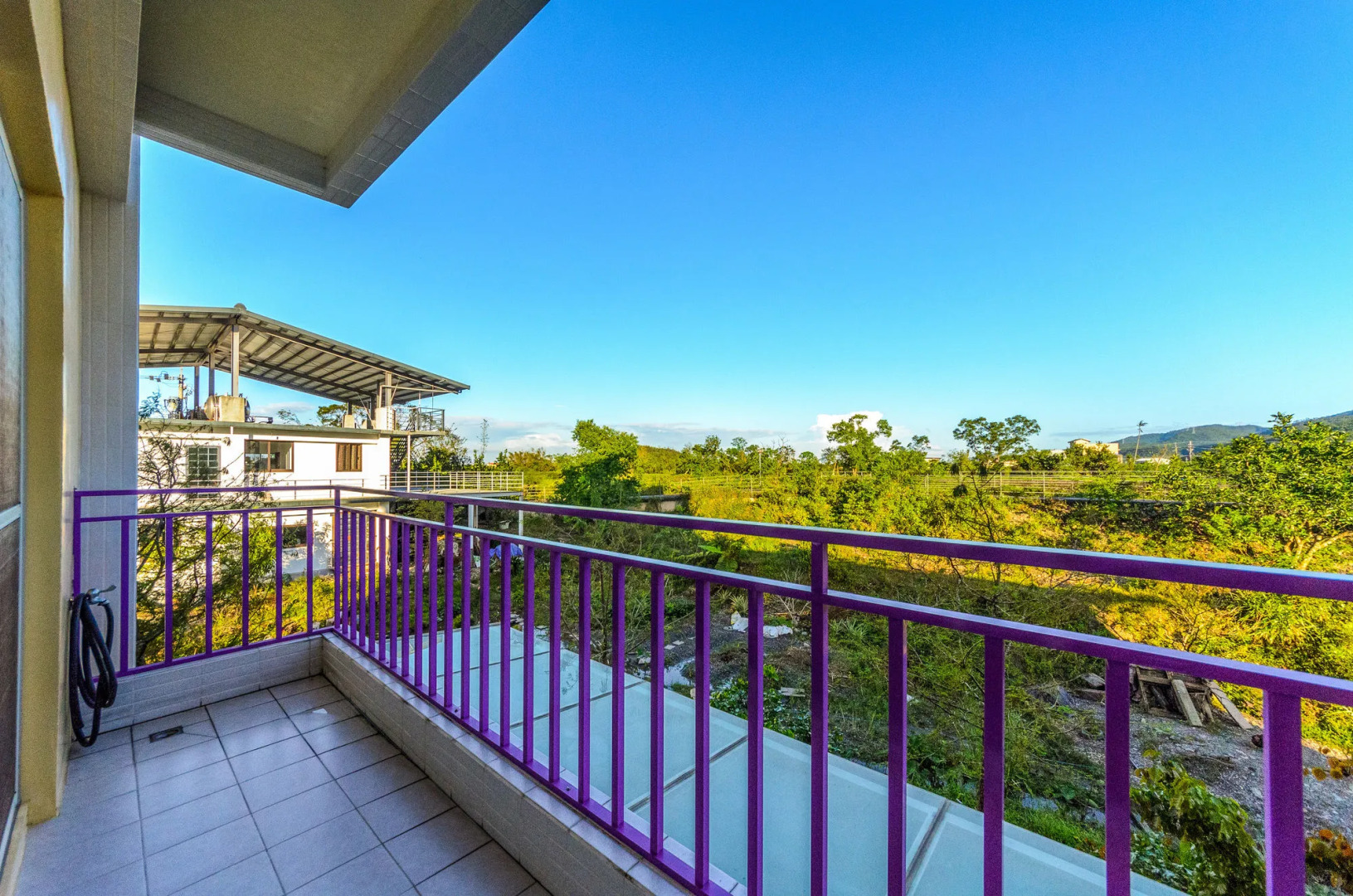 Barefoot and Breakfast