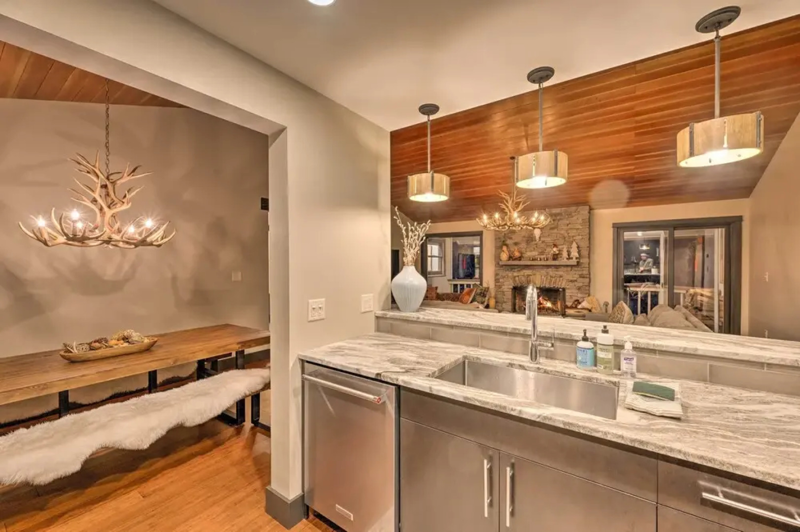 Riverfront Lincoln Condo: 1 Mi to Loon Mountain!