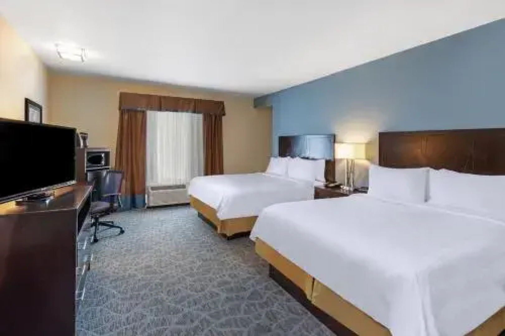 Holiday Inn Express & Suites Floresville, an IHG Hotel