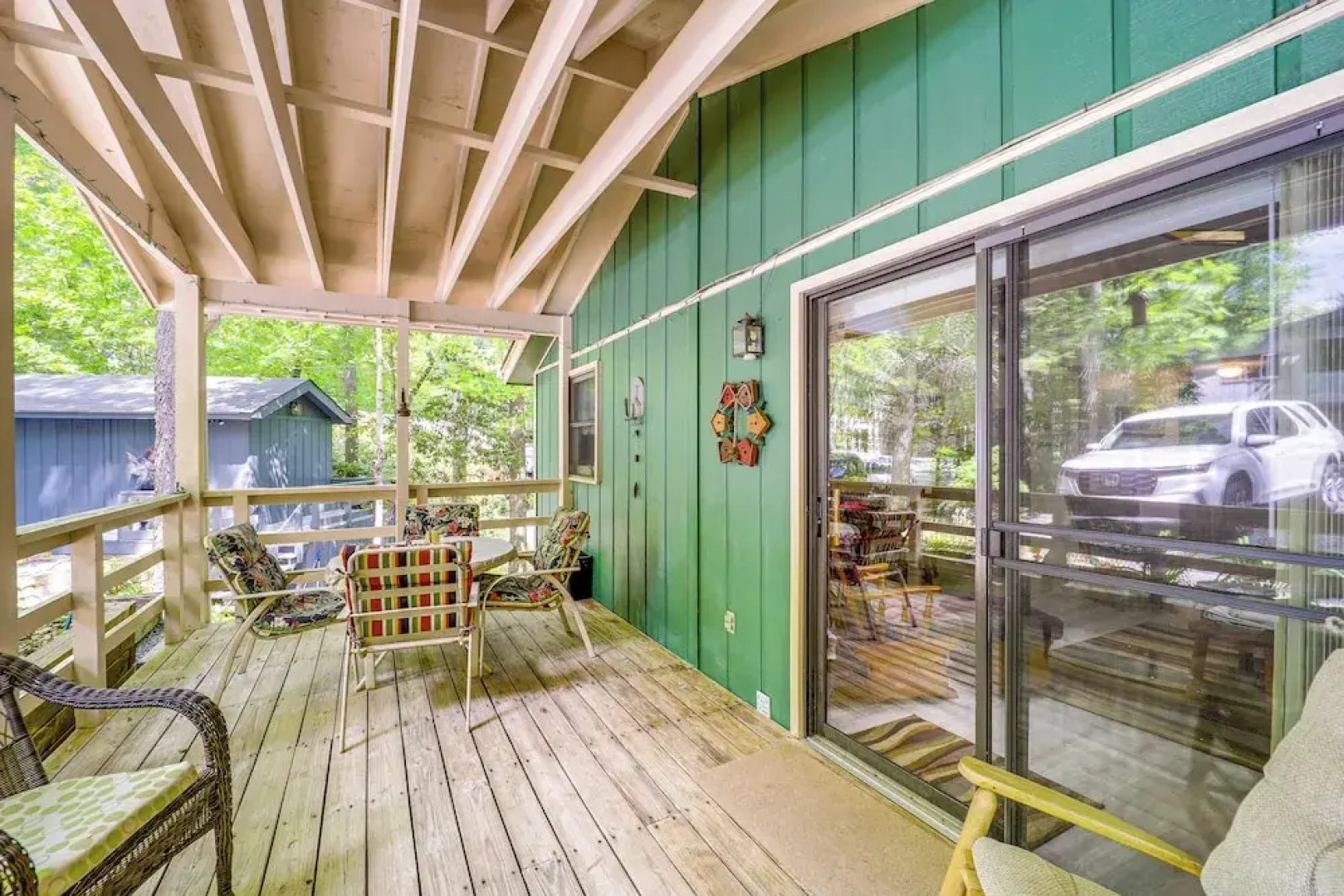 On-site Lake & Pool Access: Cabin in Newland!