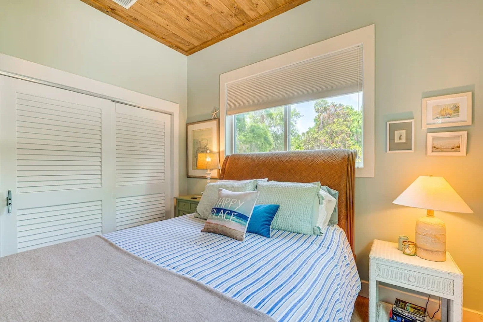 Stilt-style Cottage < 1 Mi to Downtown Yankeetown!