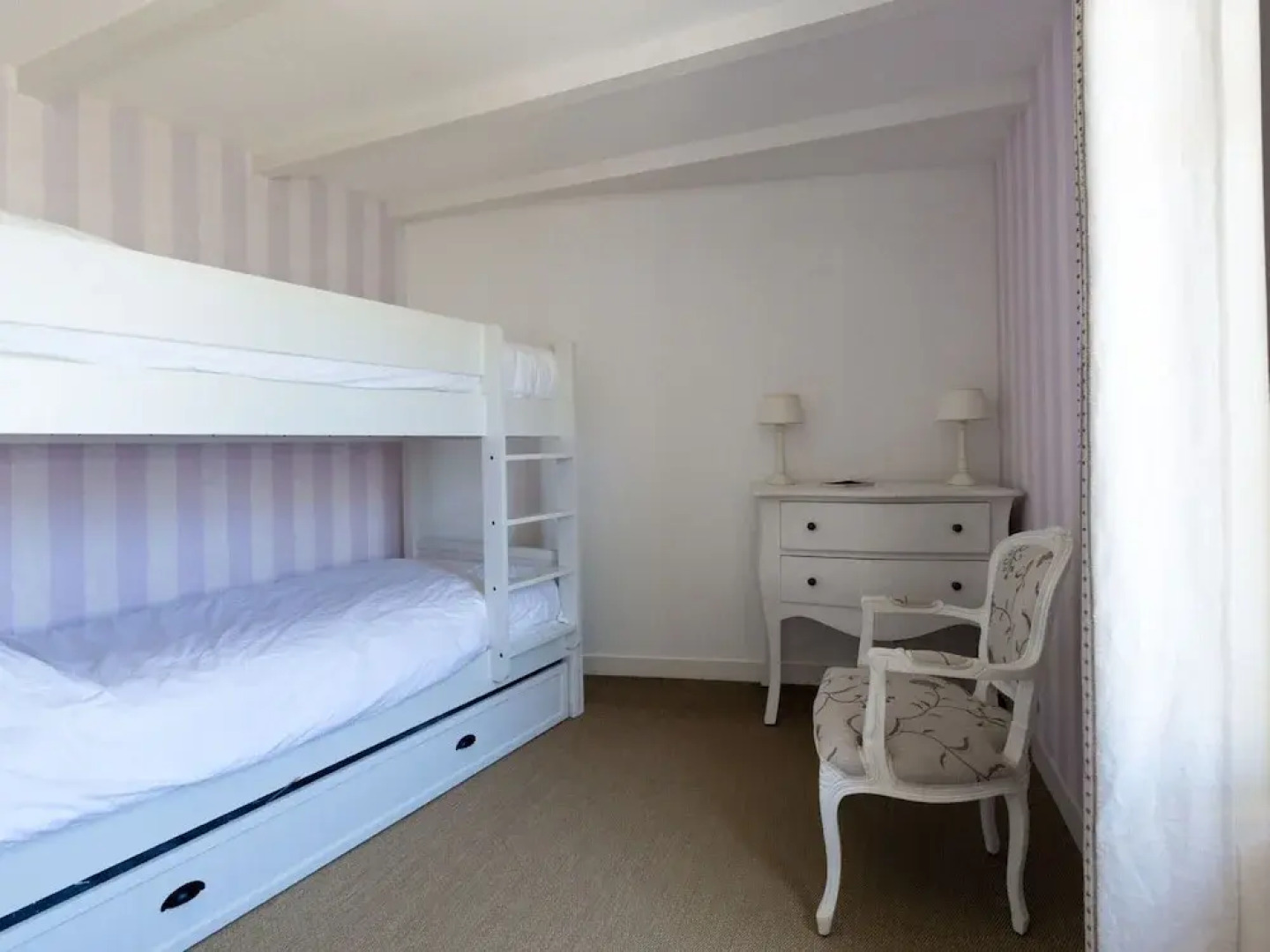 Villa Petit Sergent With Pool, Cinema