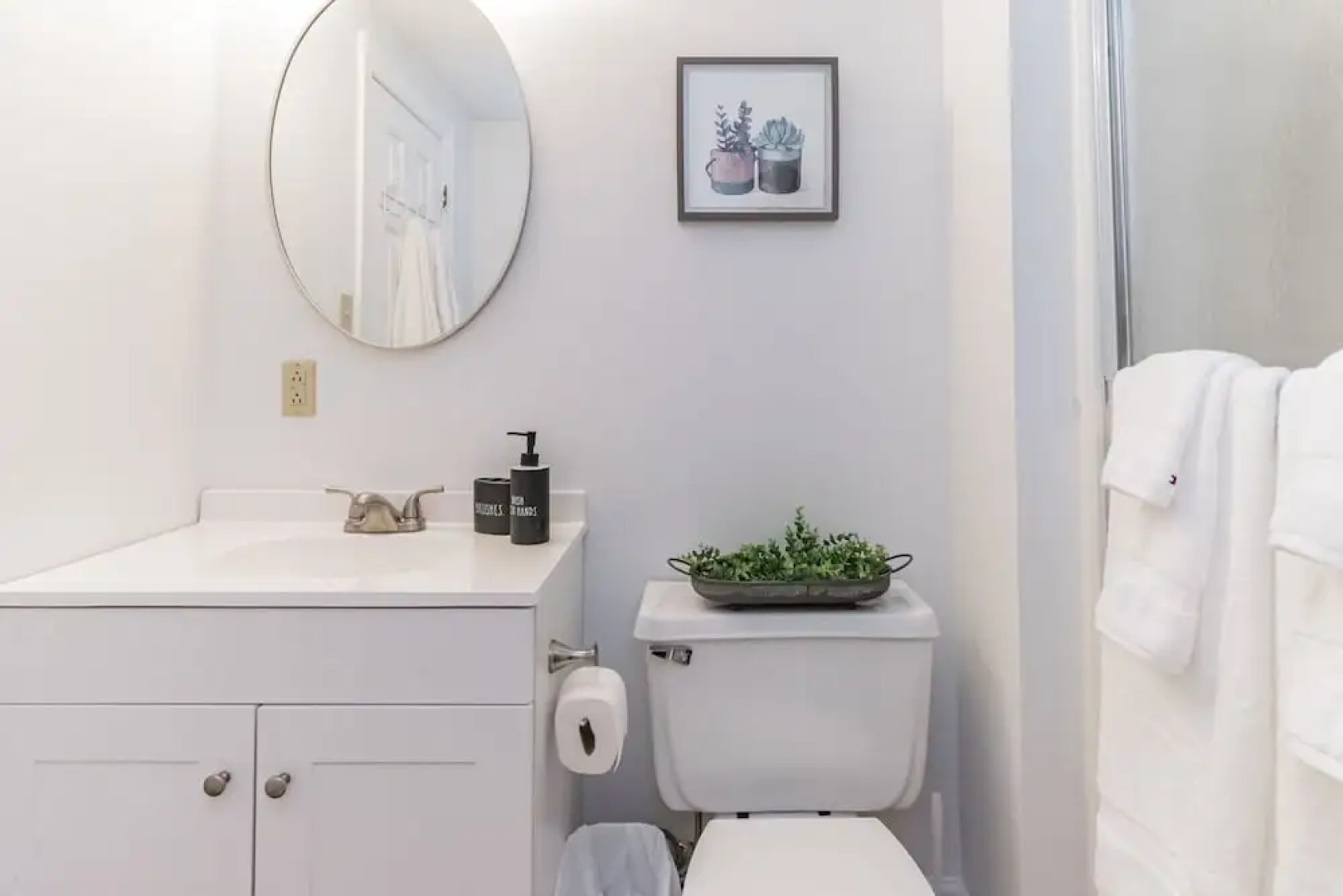 Handsome Condo, View in Sugar Mountain, Heated Pool & Jacuzzi by RedAwning