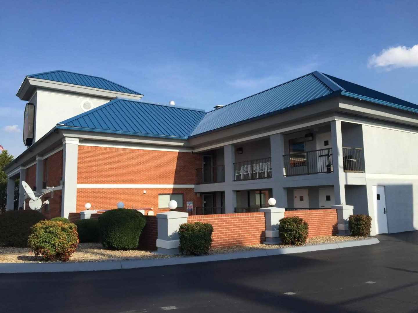 Super 8 by Wyndham Dandridge