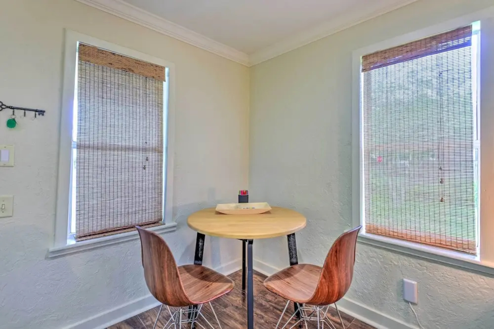16 Mi to Disney: Cottage w/ Deck in Winter Garden