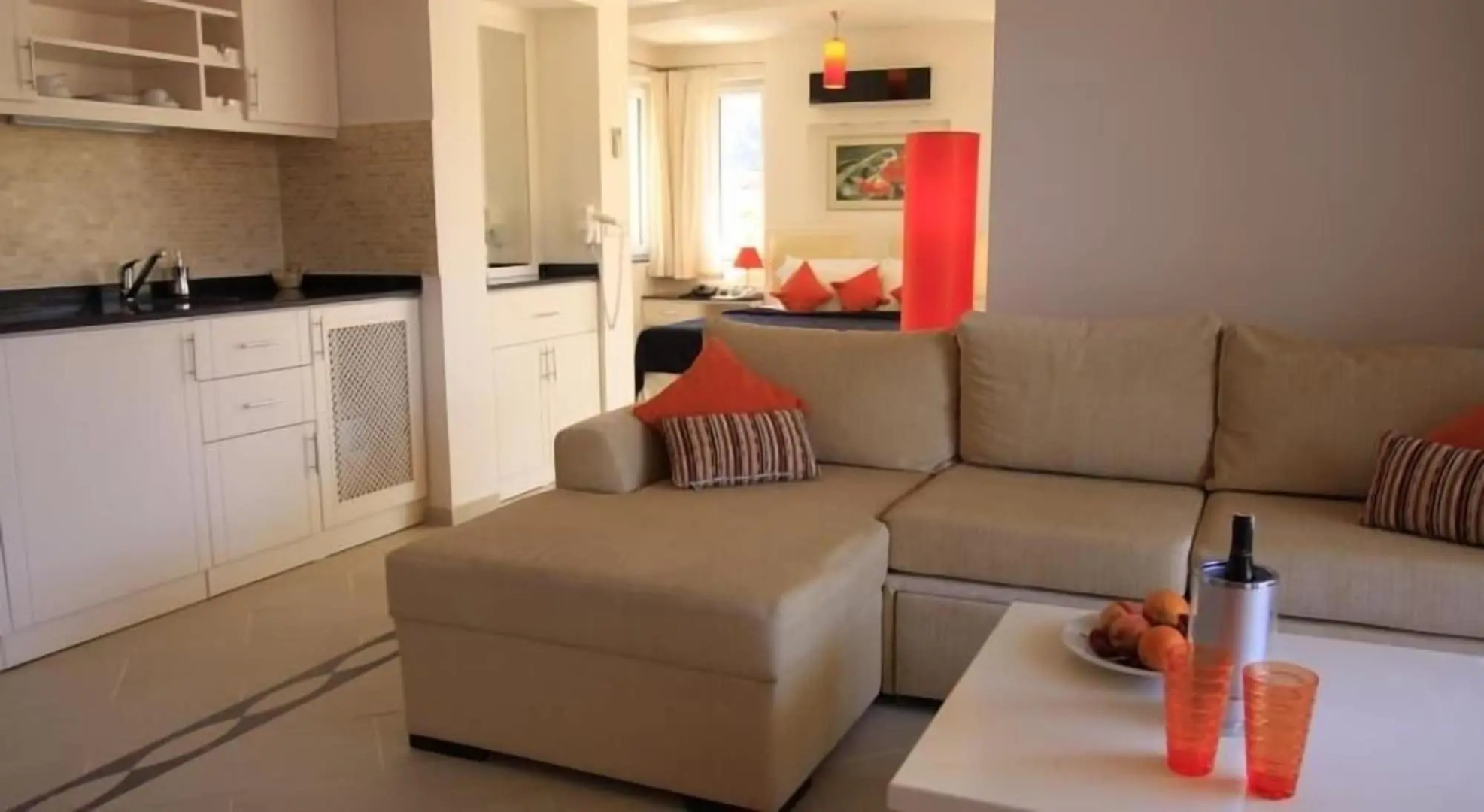 Tropical  Deluxe Suites