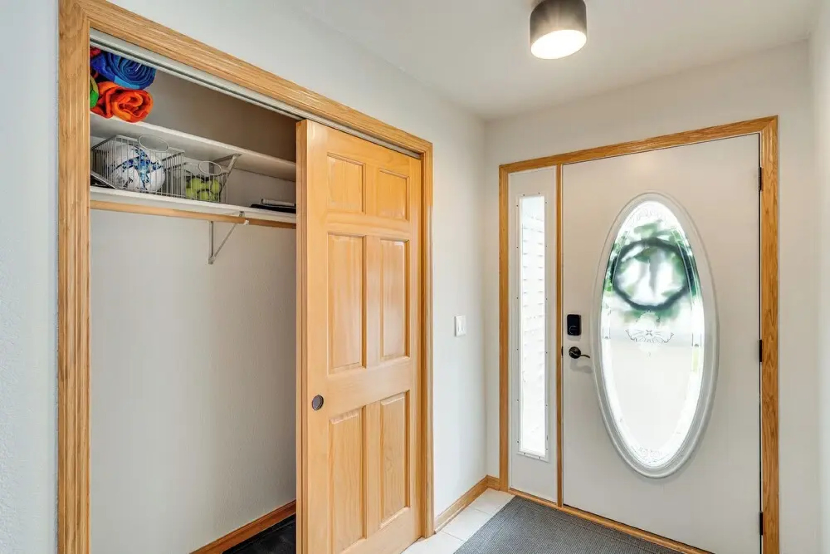 Luxury 'prairie Retreat': 5 Min From Madison!