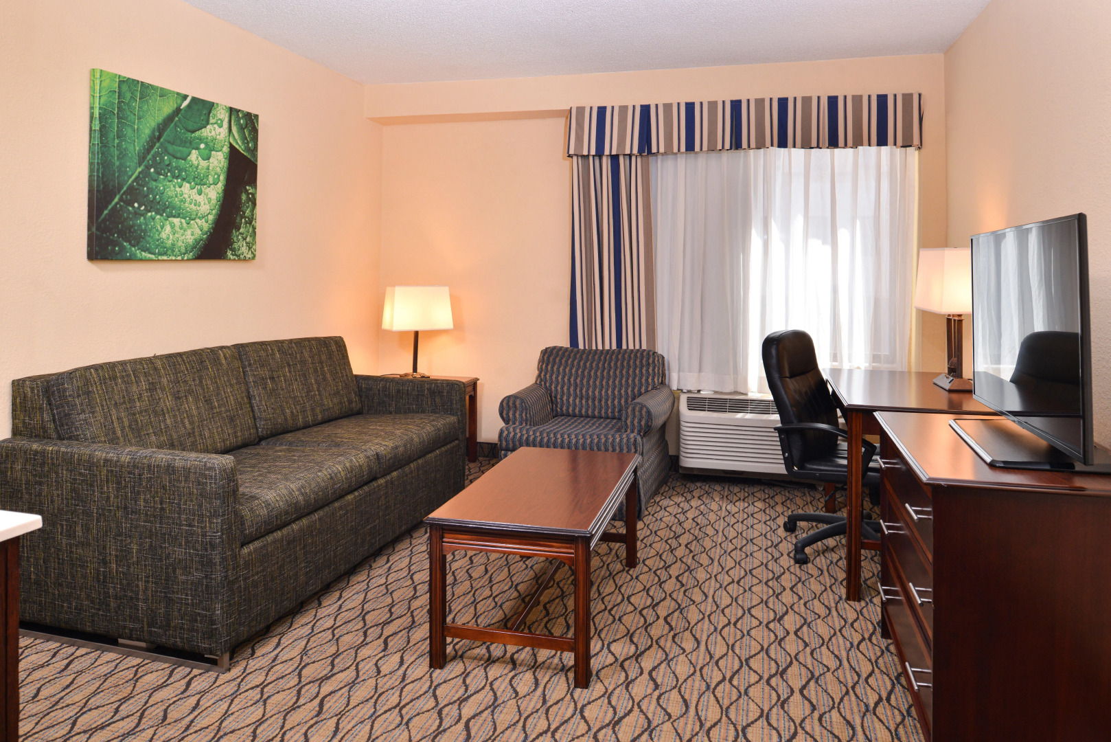 Holiday Inn & Suites Chicago - Downtown by IHG