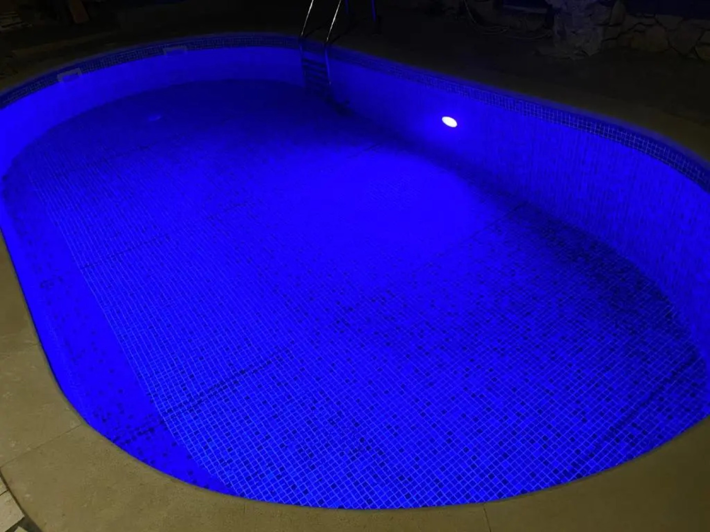 LOKY - sunny studio house 150m from sea with pool