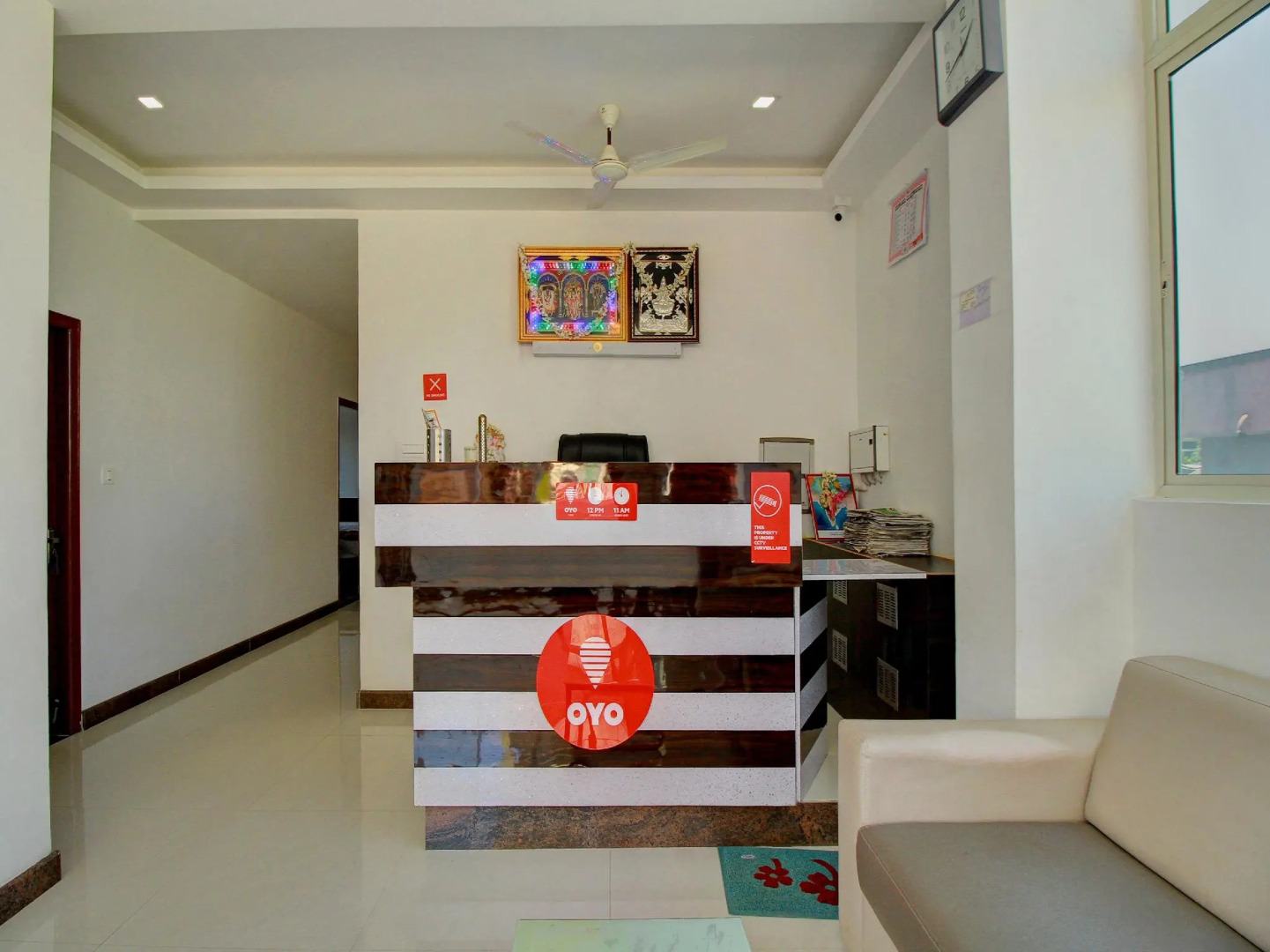 OYO 17386 Jaya Mourya Lodge