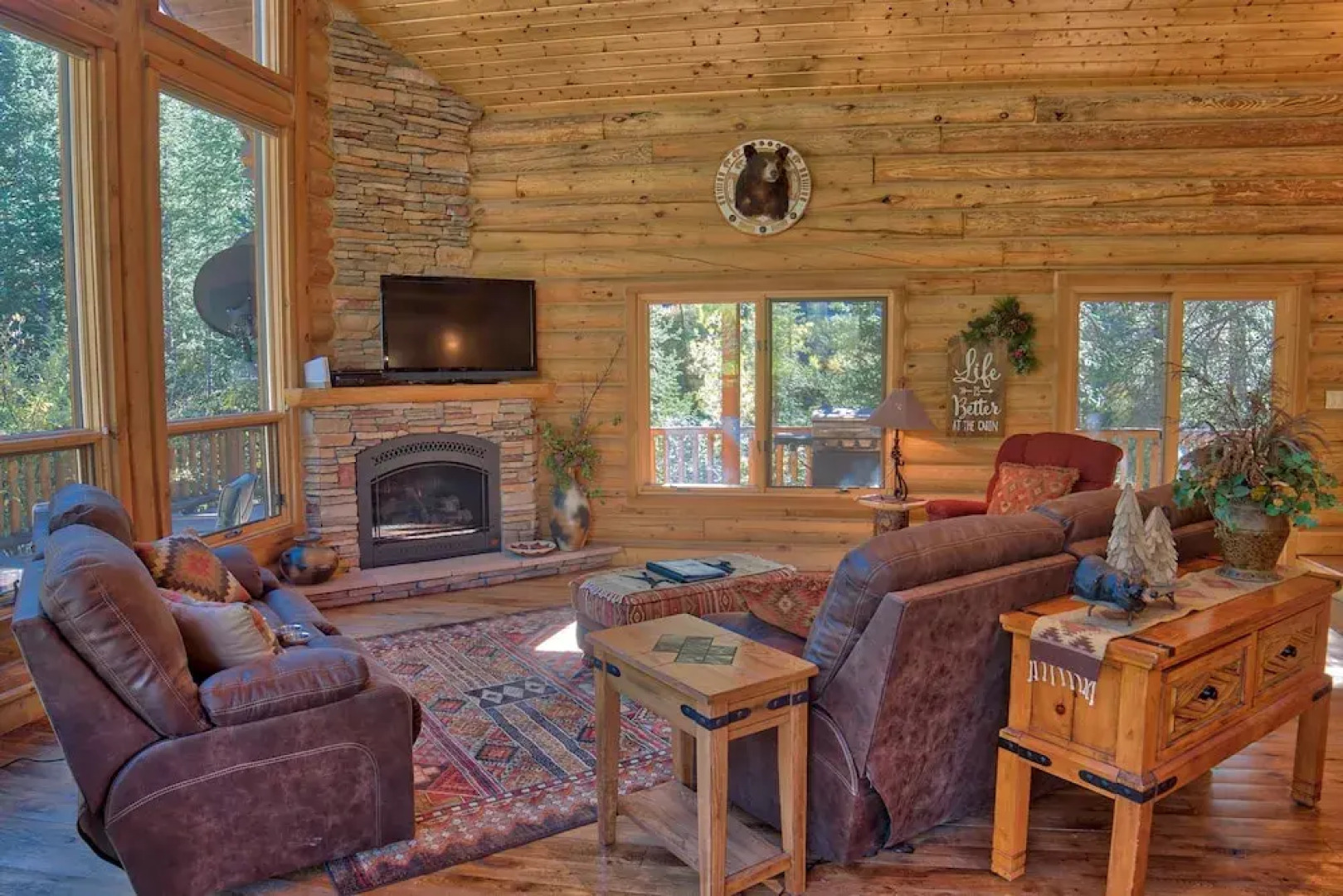 114 Mark Court Private Home with Hot Tub