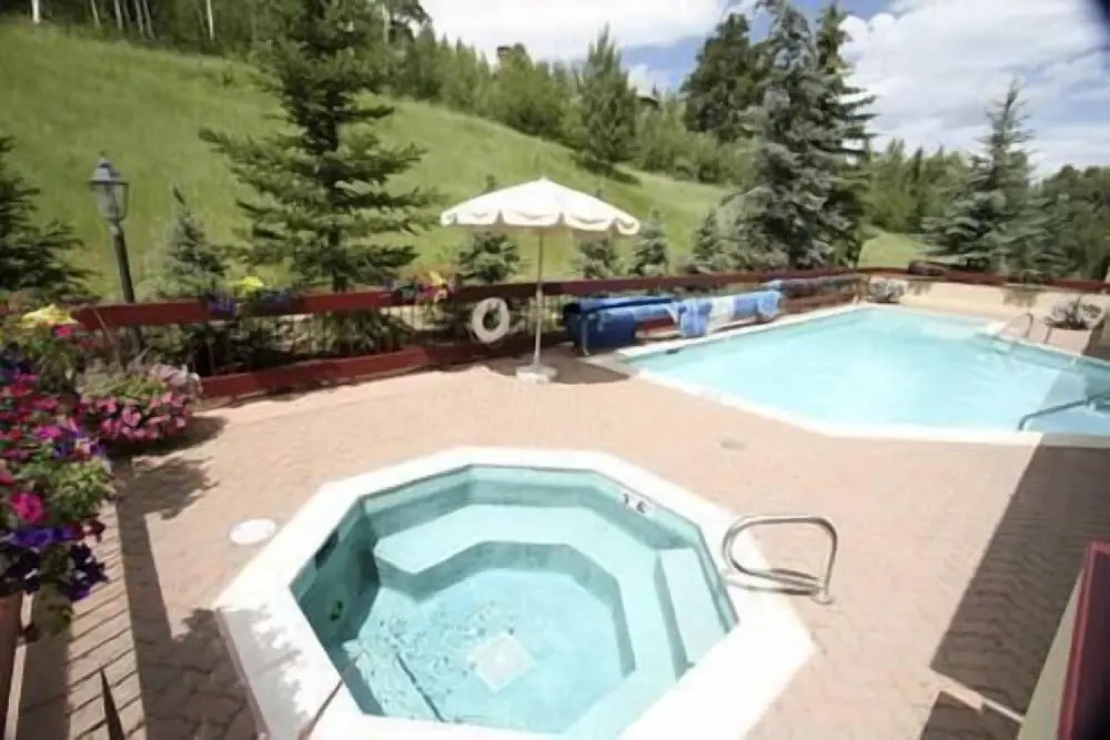 Strawberry Park Ski-in Ski-Out Condo by RedAwning