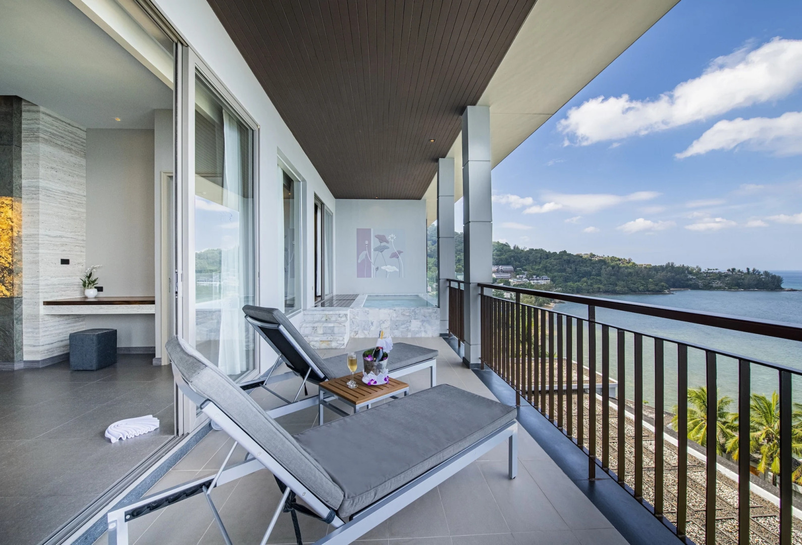 Cape Sienna Gourmet Hotel & Villas