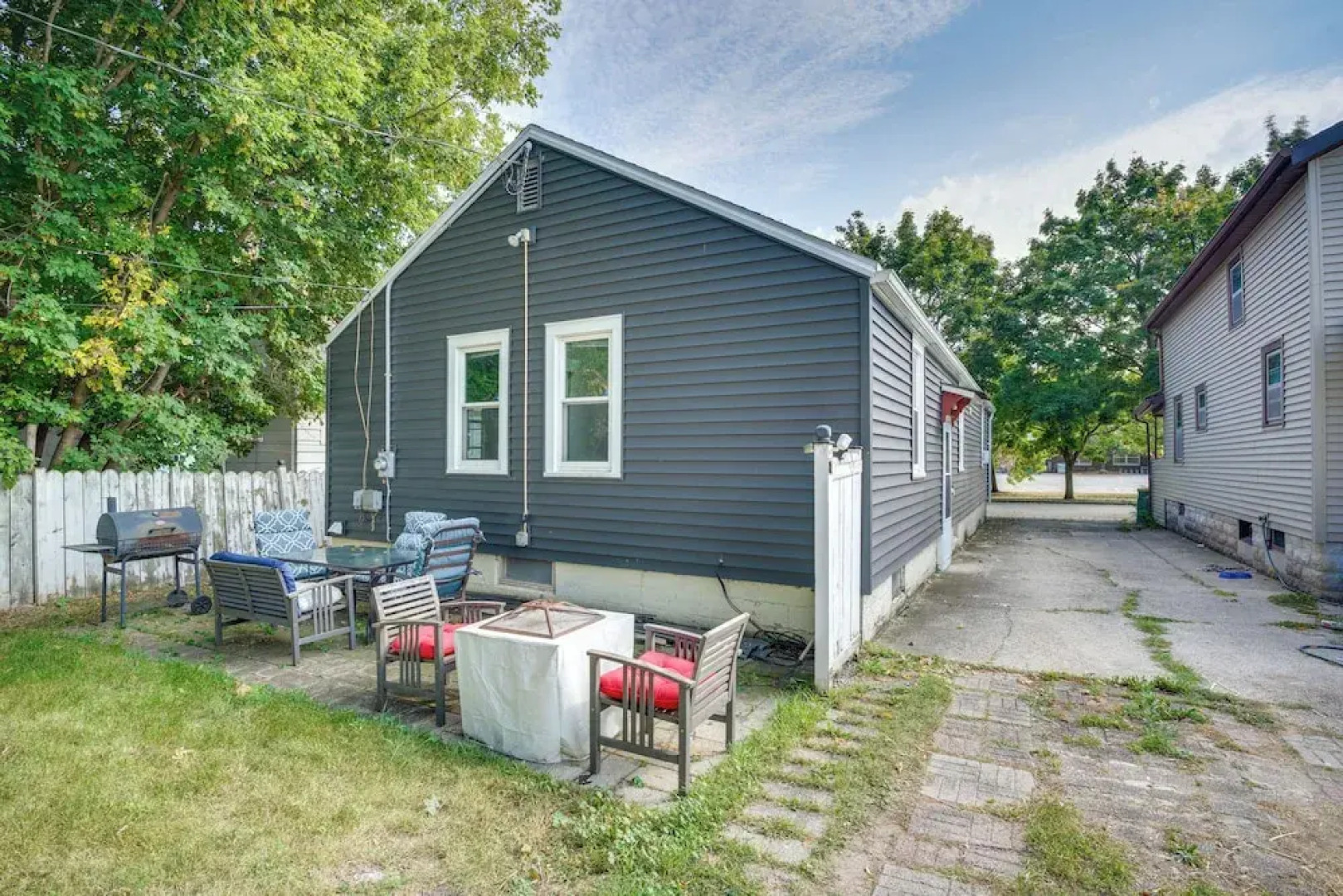 Walk to Main St Fond du Lac: Retreat w/ Yard