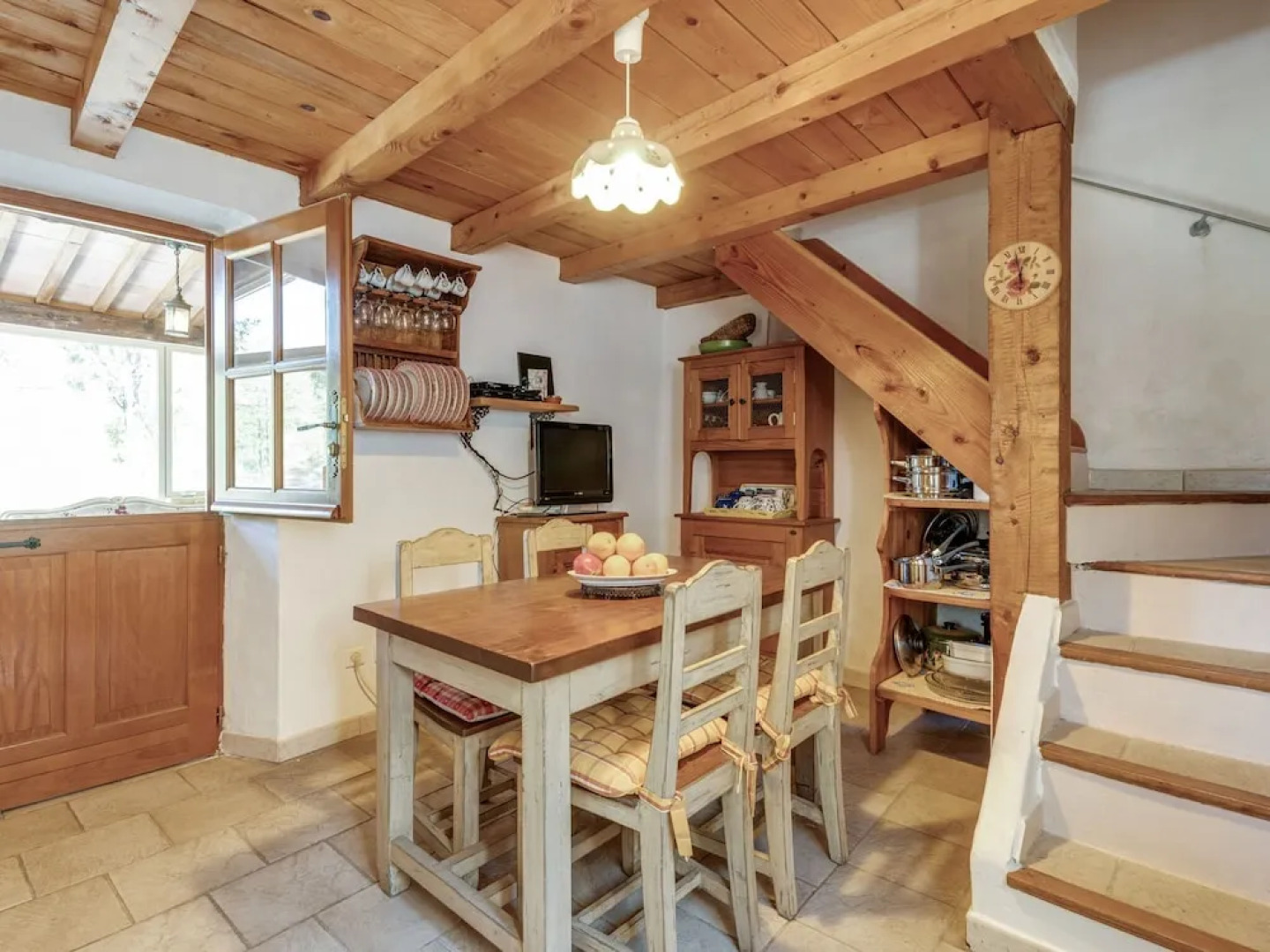 18th Century, Cosy Middle House in Barjols