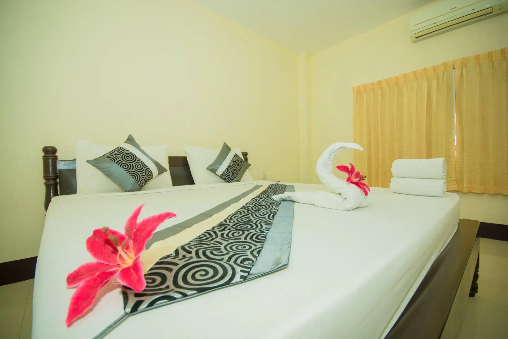 Submukdaphoomplace Hotel