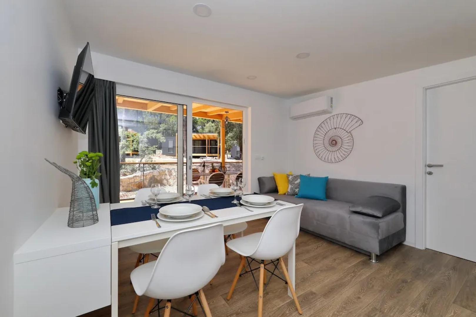 Pine Beach Pakostane Glamping Homes - All Inclusive light