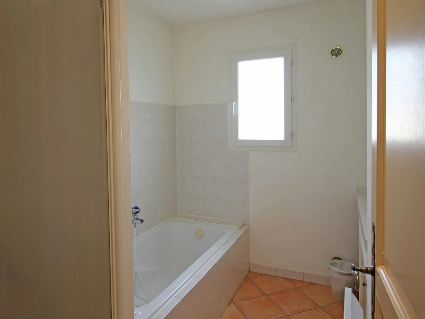 Villa With air Conditioning and Private Pool 1 km From Saint-paul-en-foret and 35 km From the sea