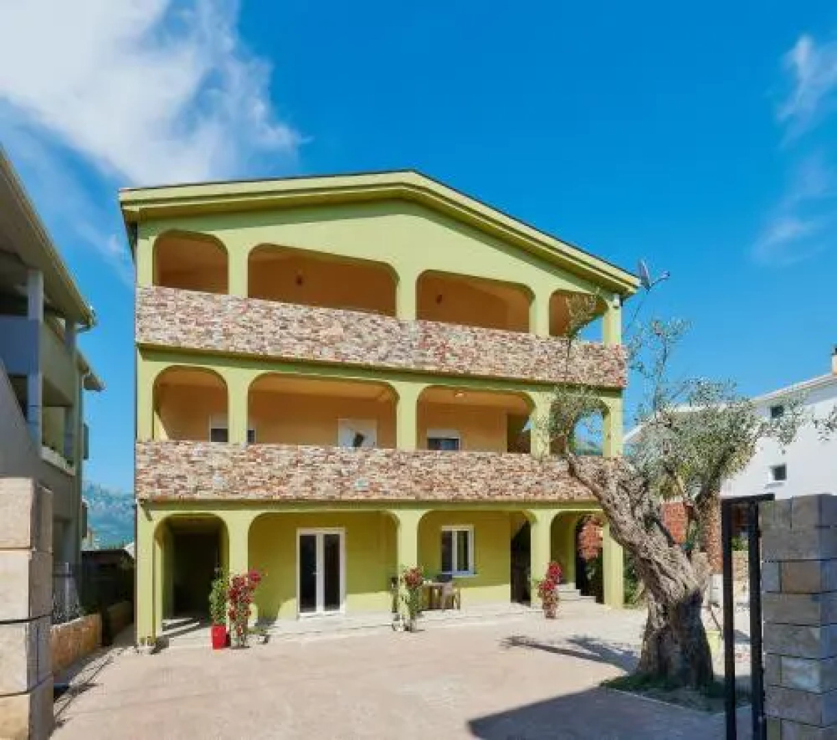 Apartments Villa FourTuna