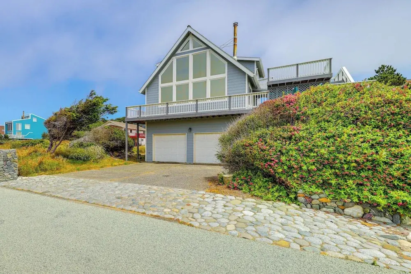 Deck + Walk to Beach: Southern Oregon Coast Home!
