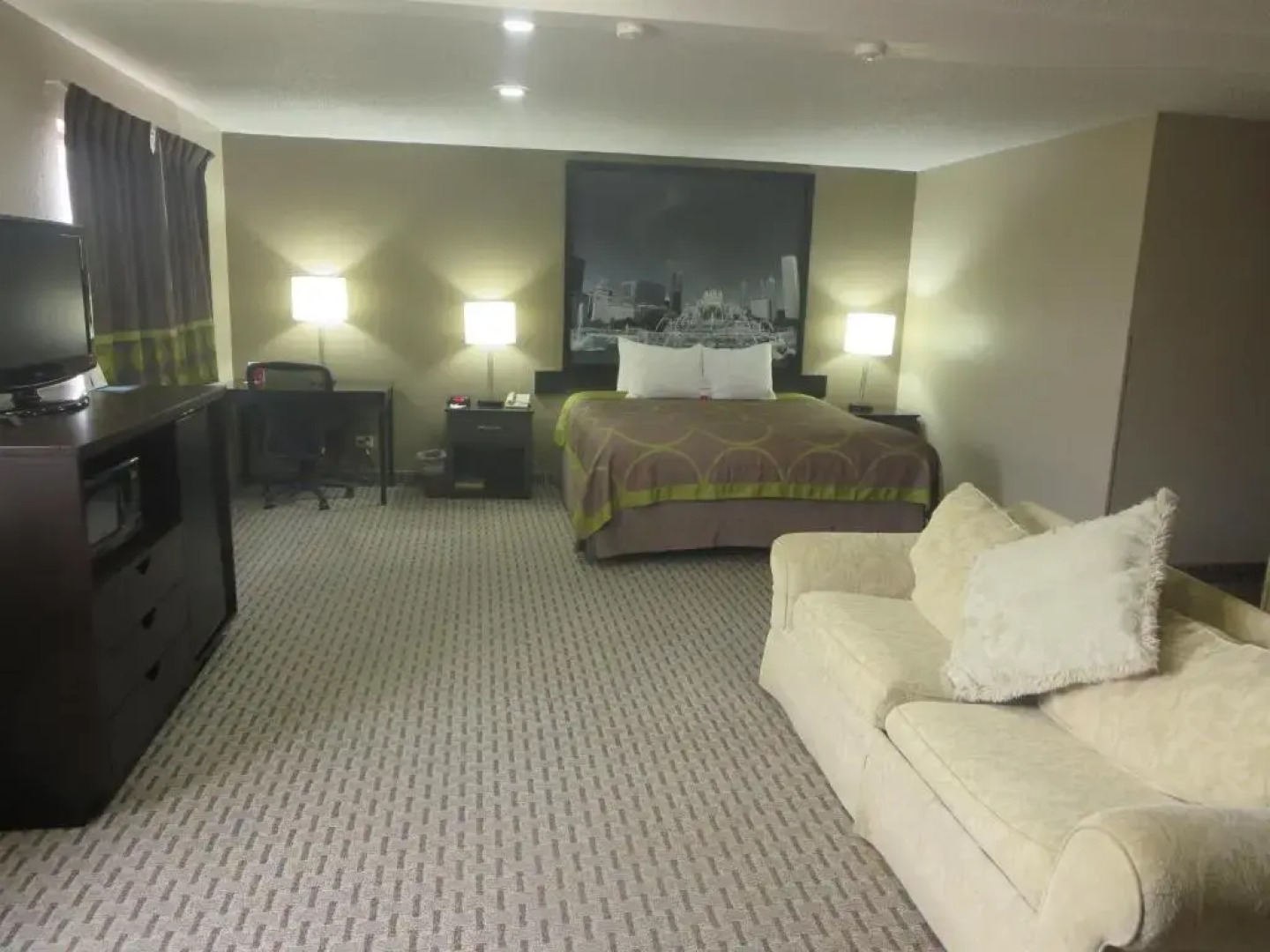 Super 8 Mundelein/Libertyville Area