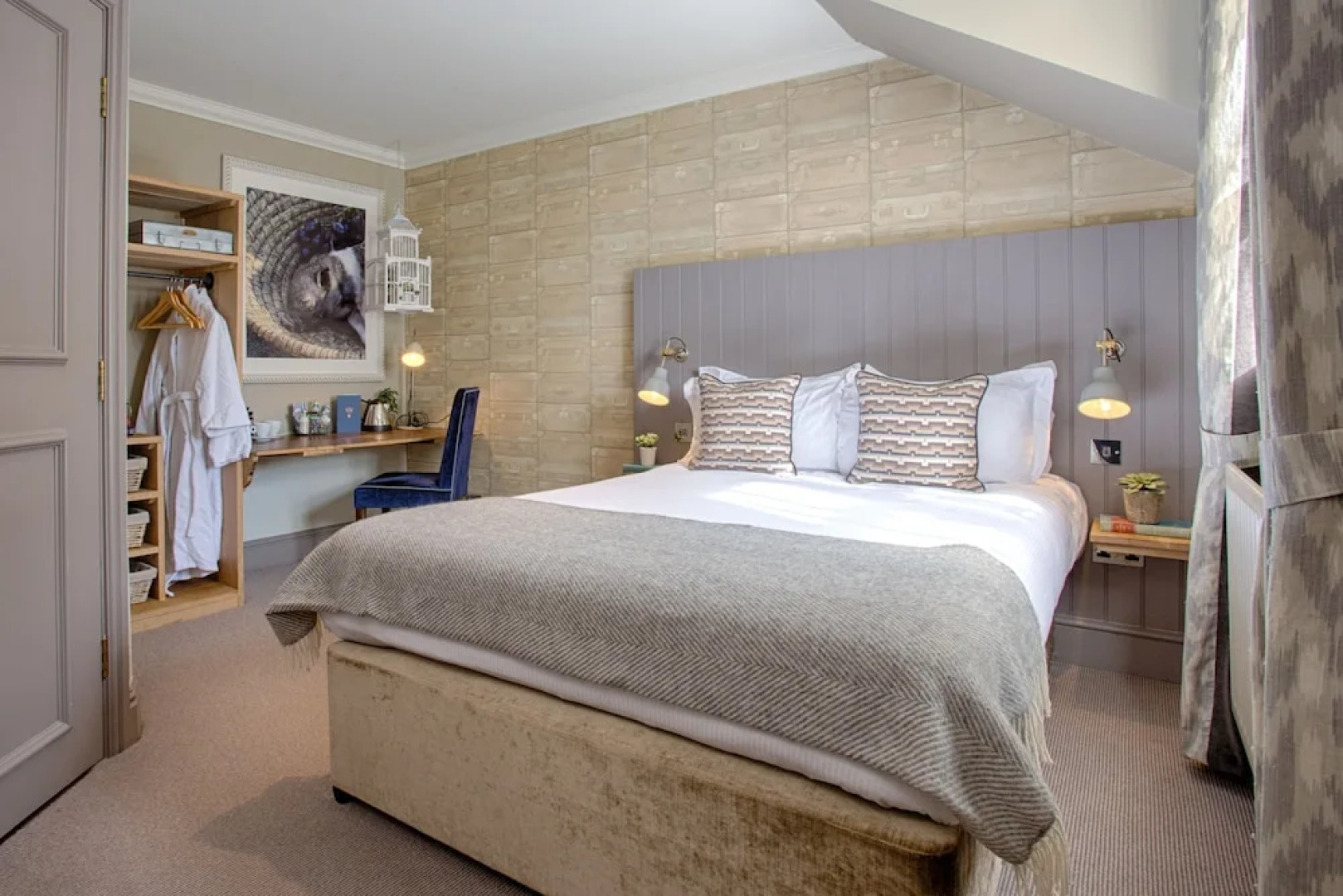 The Curious Pig in the Parlour