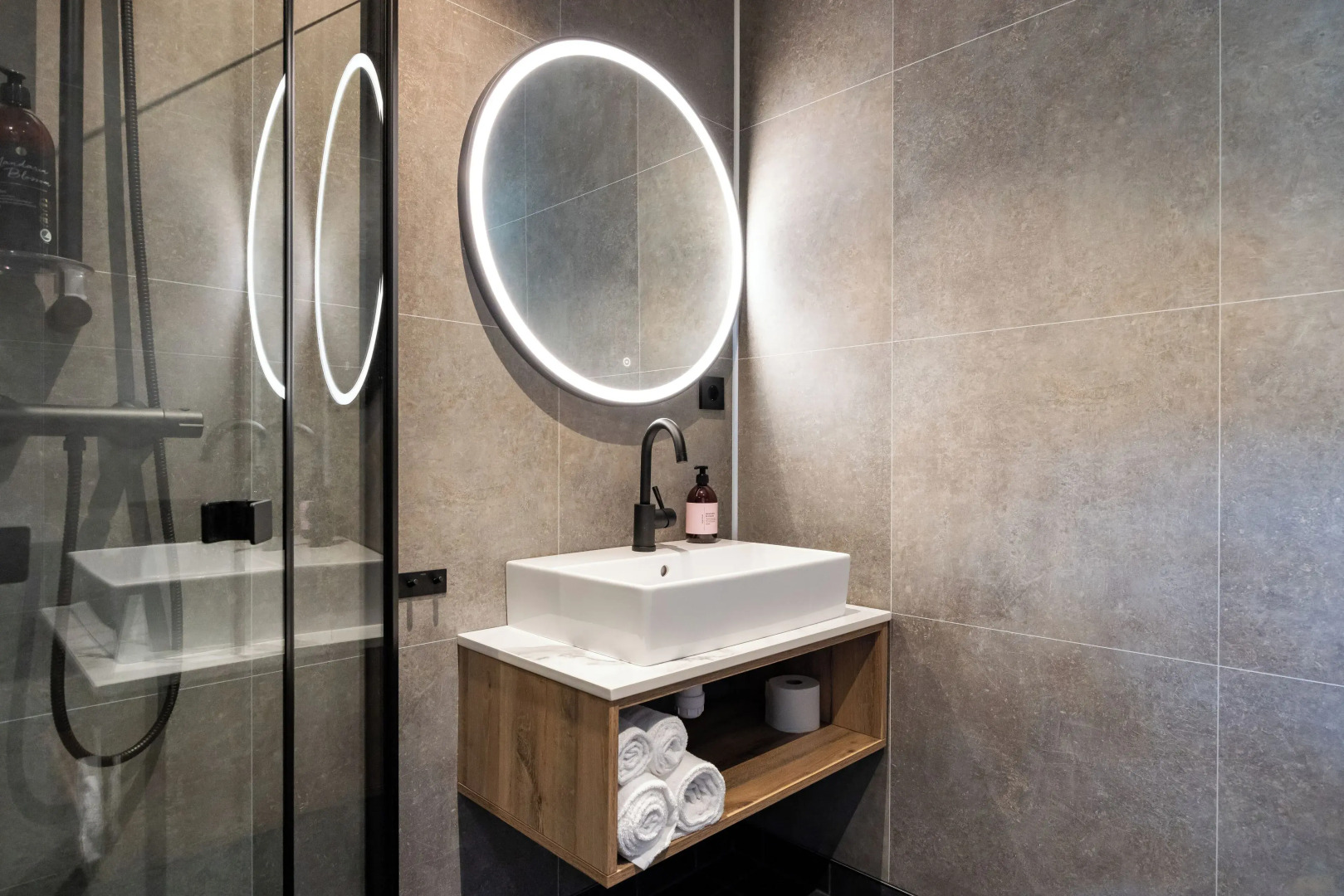 Stryn House Apartments & Hotel