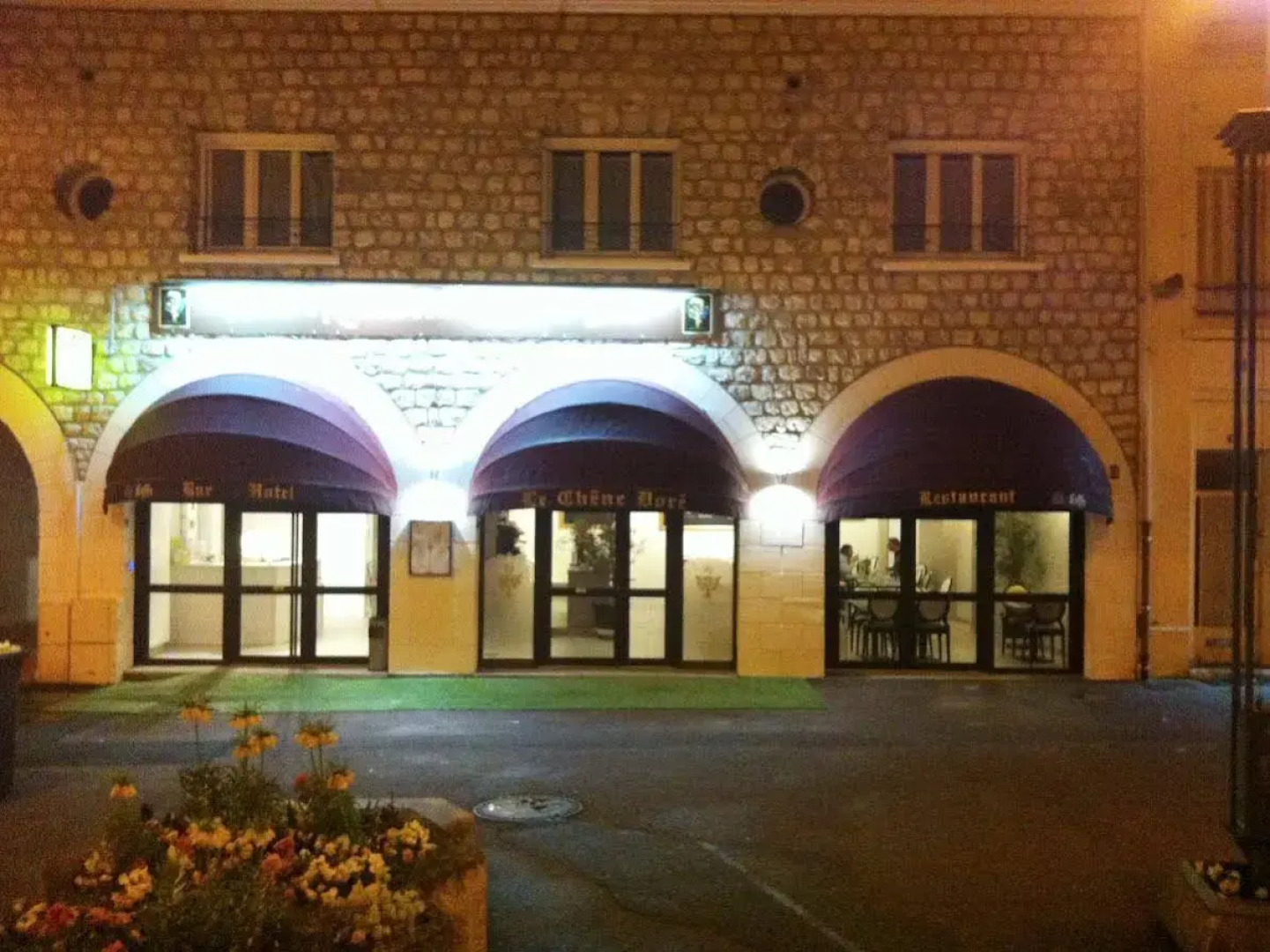 Logis Hôtel Le Chene Dore