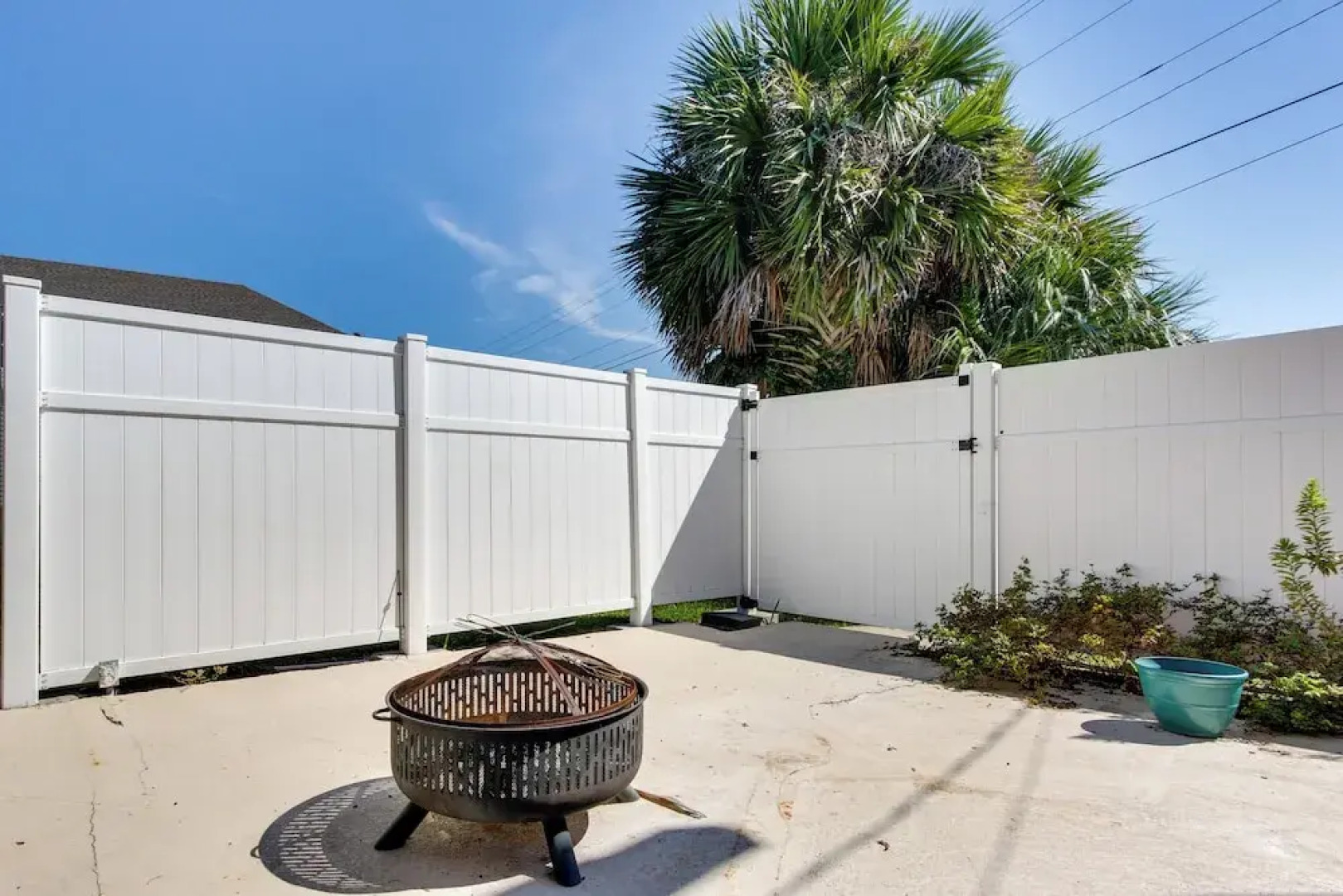 Walk to Beach: Unique Family Gem in Pass Christian