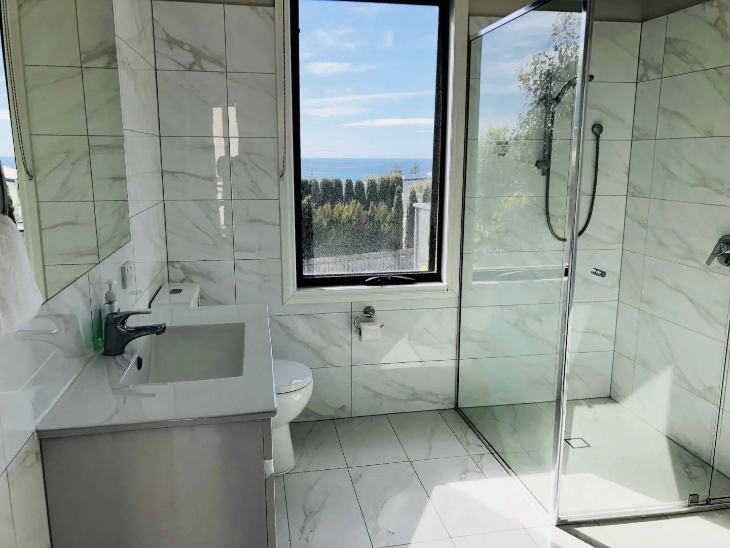 Apollo Bay Seal Apartments