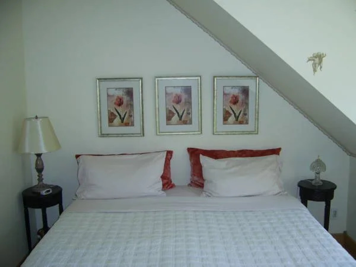 The Artist and The Quiltmaker - Victorian Bed and Breakfast