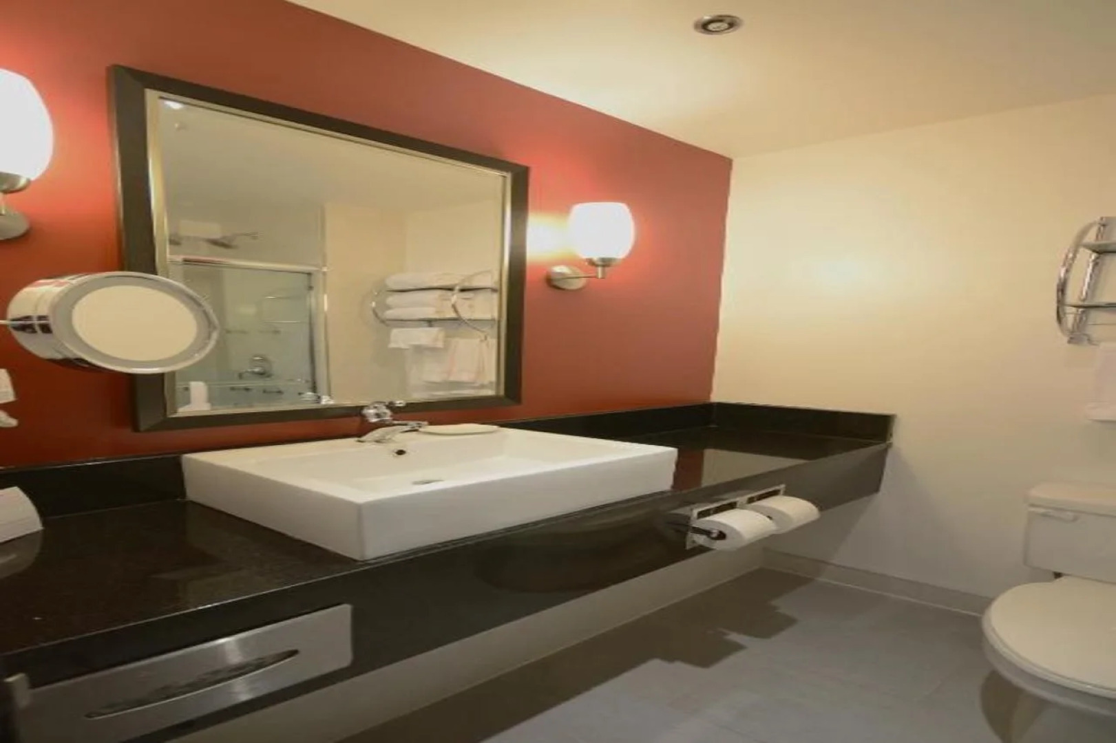 Armon Plaza Montreal Airport