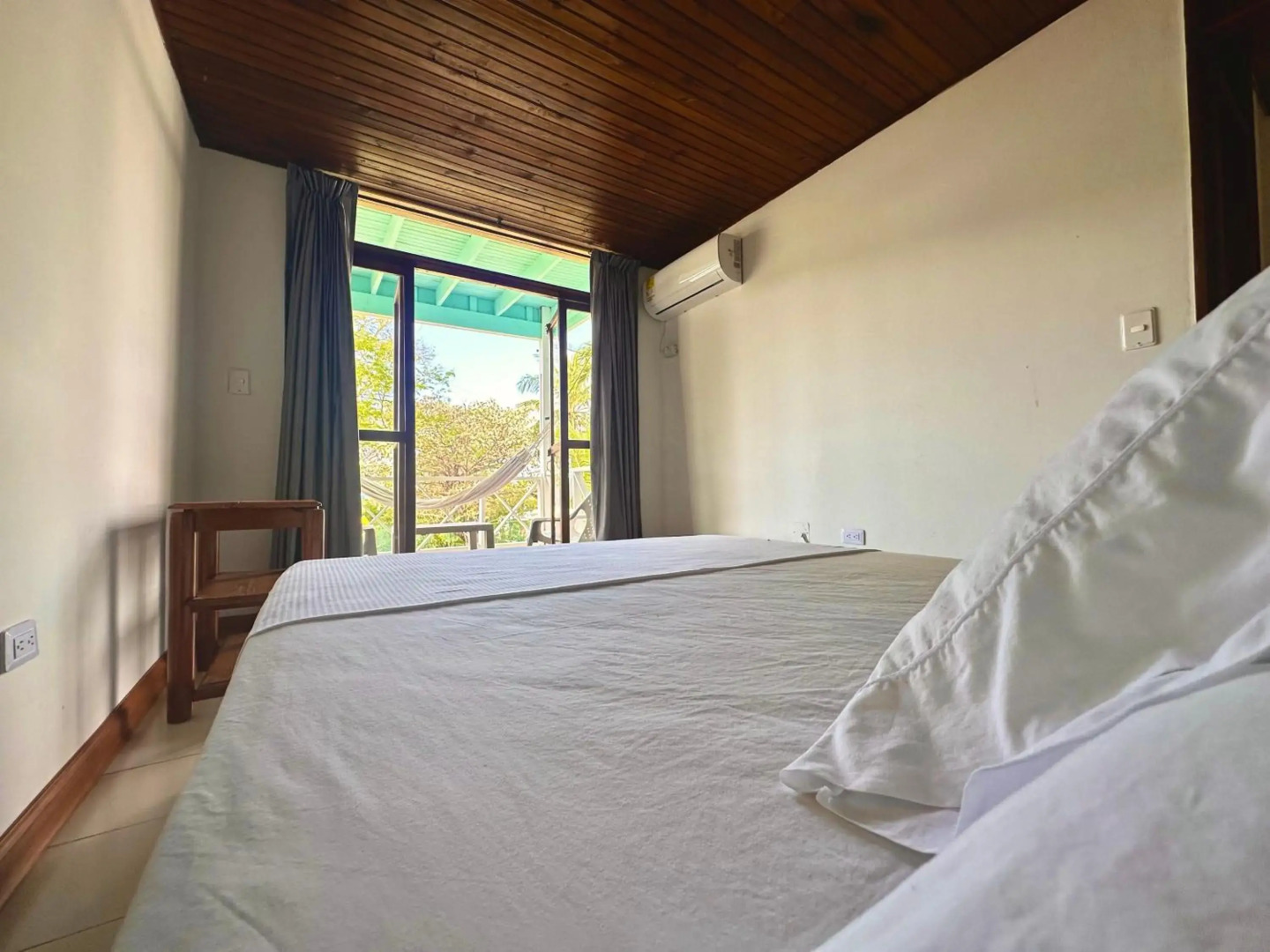 South West Bay Cabañas