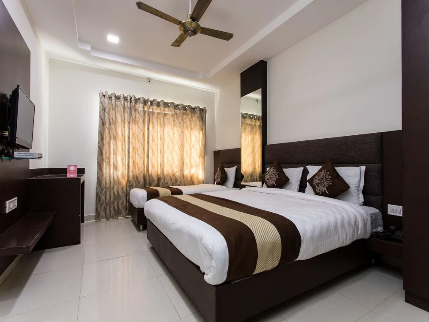 OYO 12475 Hotel Maheshwari