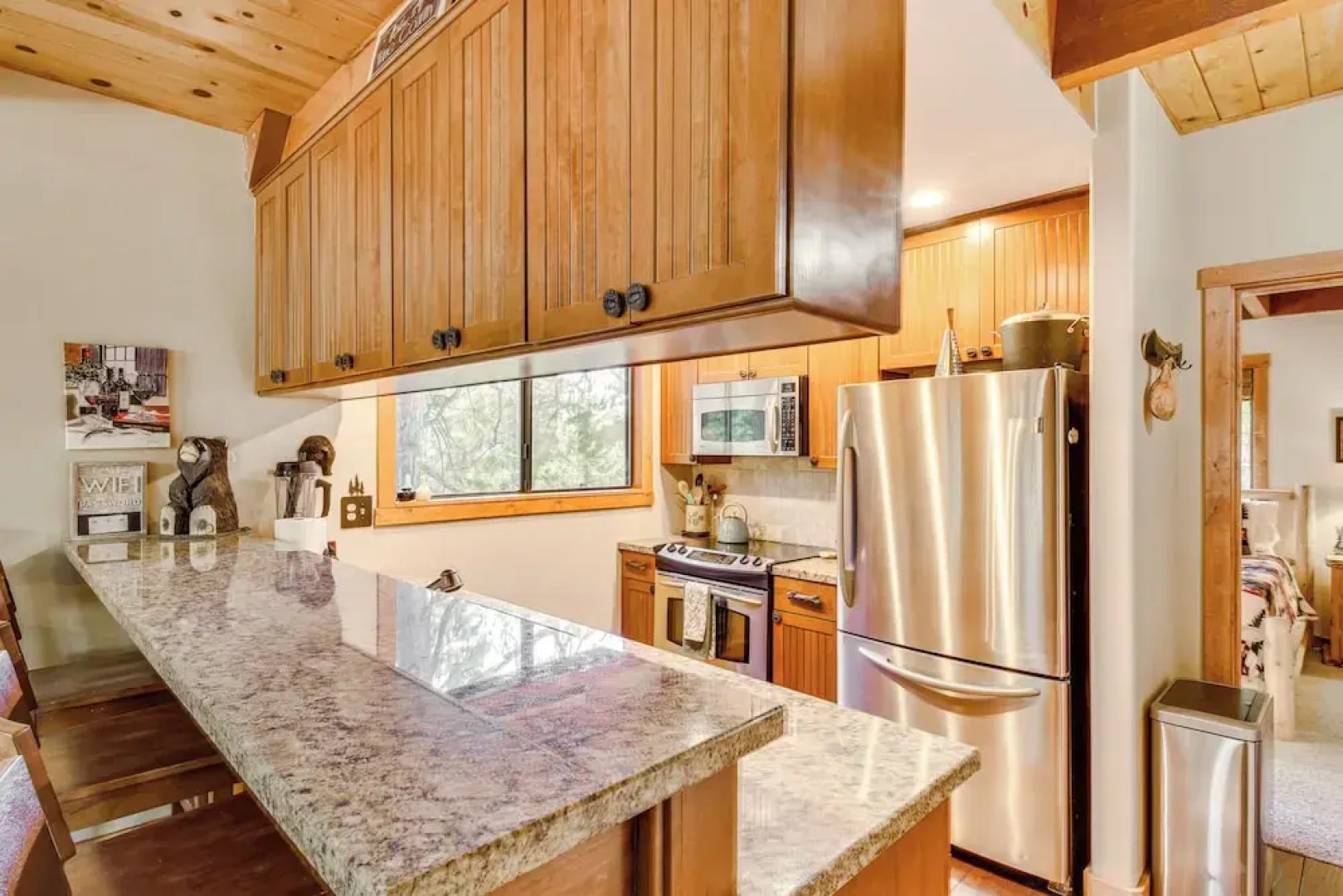 4 Mi to White Pines Lake: Quiet Cabin w/ Fire Pit