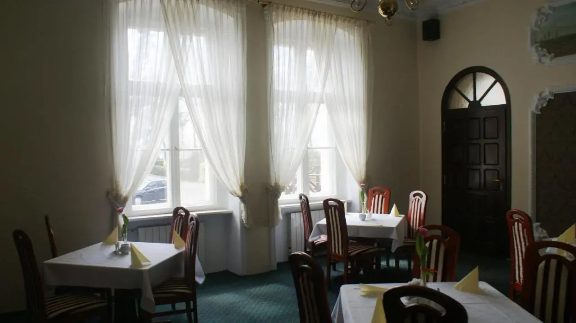 Dworek Brodowo Restauracja Hotel Przyjęcia