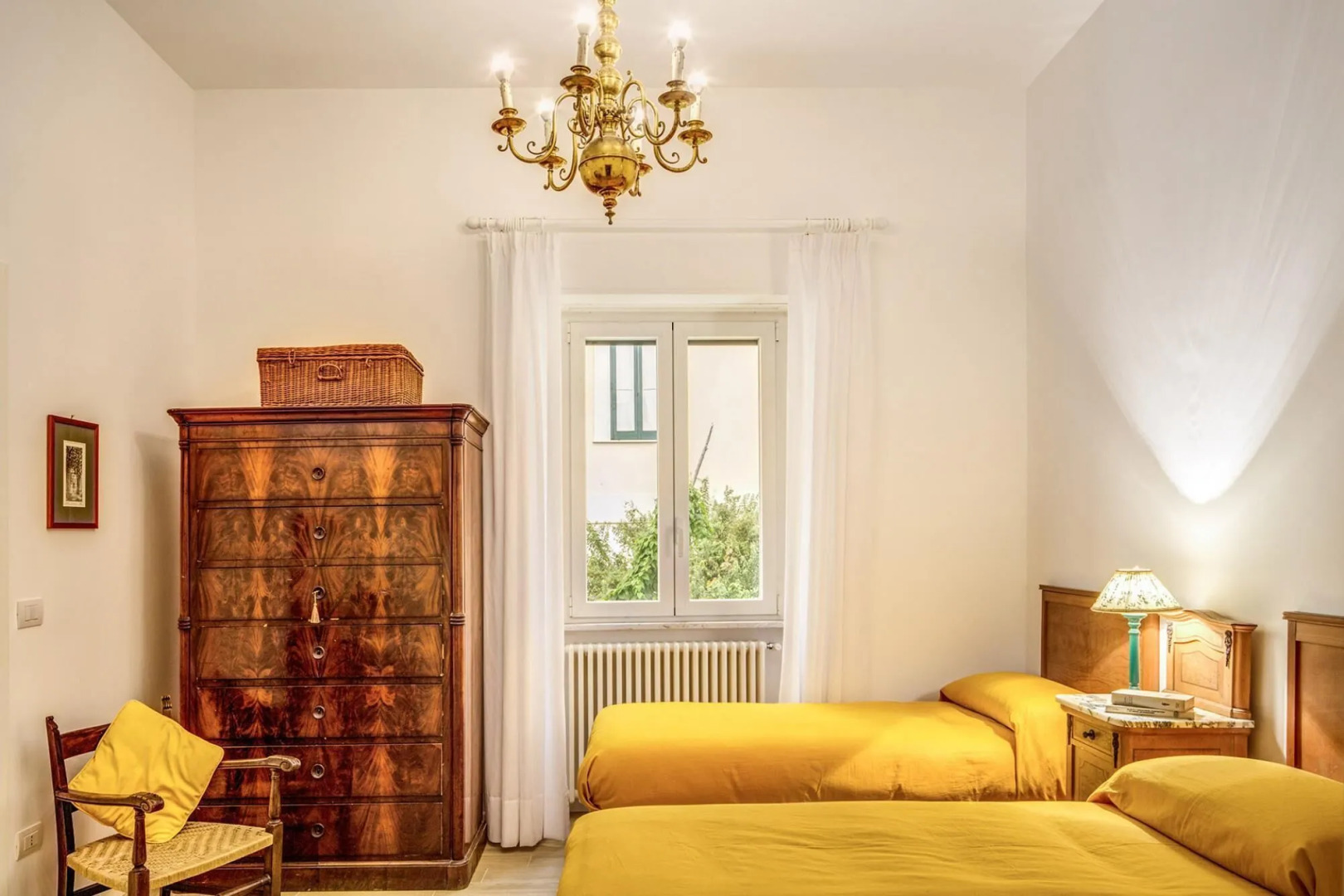 La Casa Bianca Pool And Garden