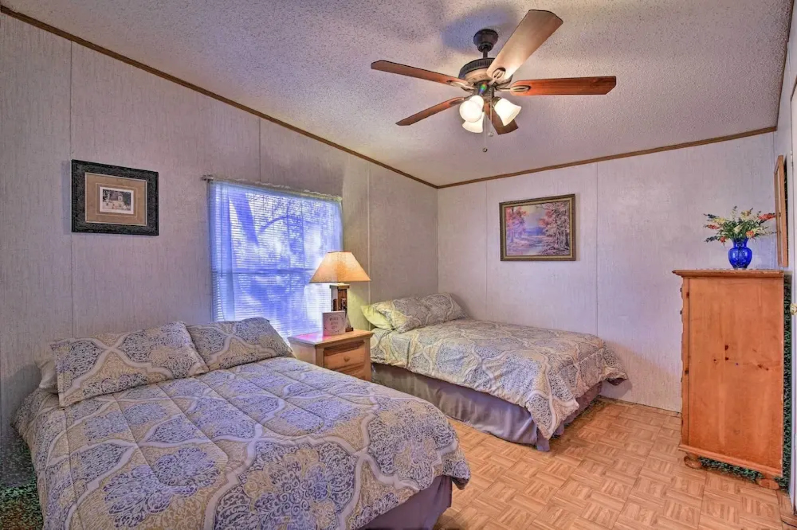 Utopia Family Home w/ Mountain Viewing Deck!