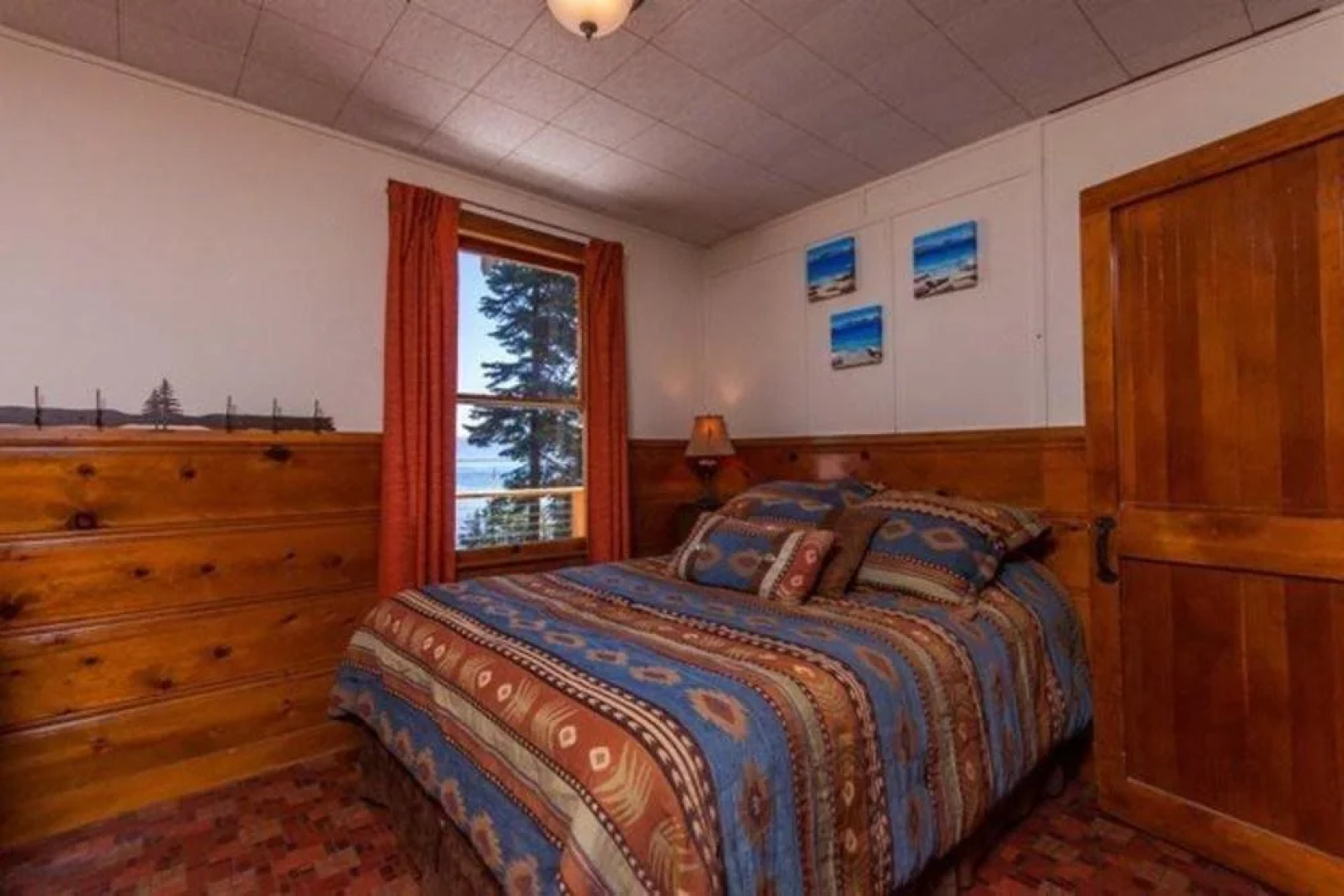 Couples Cove Lakefront Cabin by RedAwning